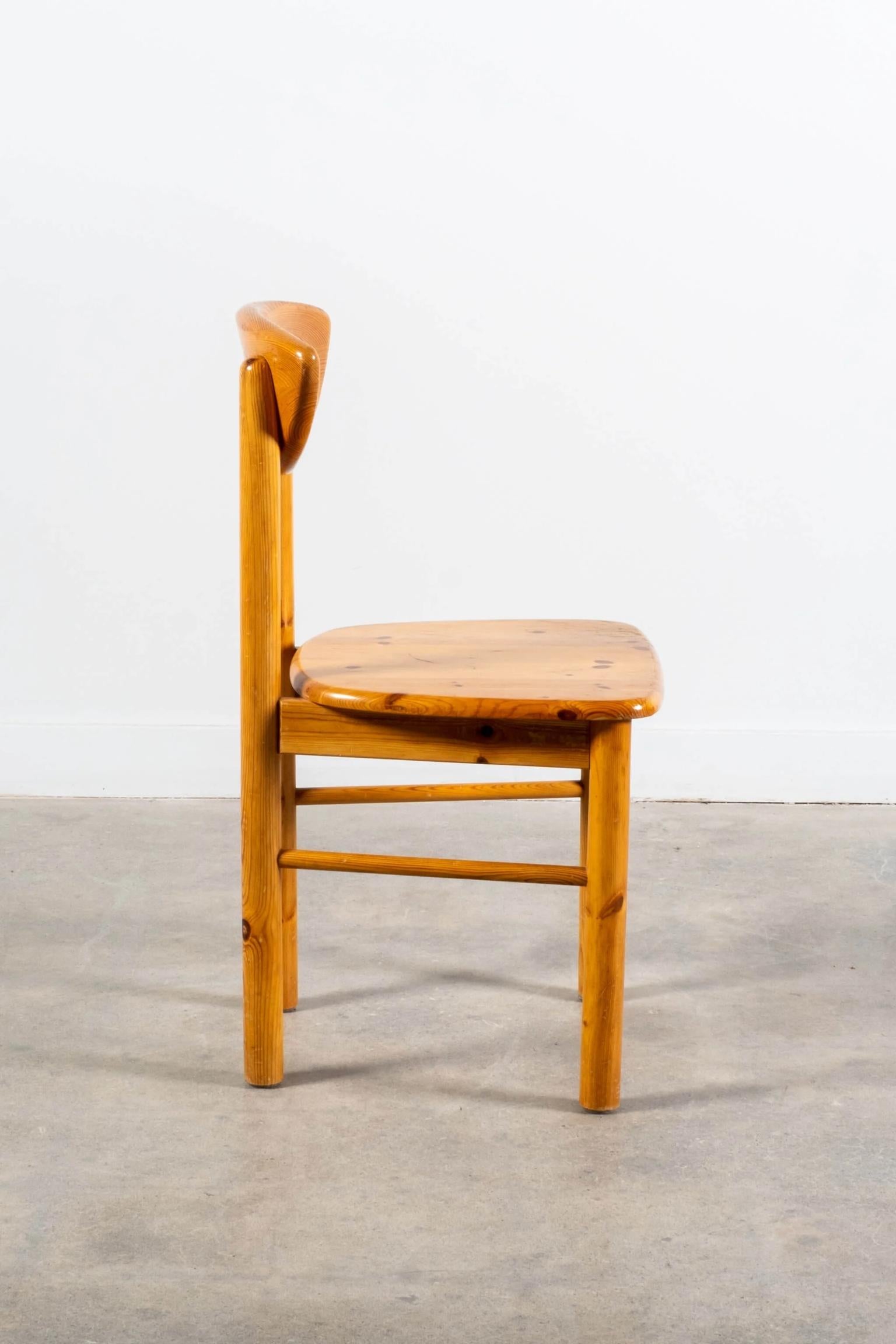 Solid Pine Side Chair by Rainer Daumiller for Hirtshals Savvaerk In Good Condition For Sale In Toronto, CA