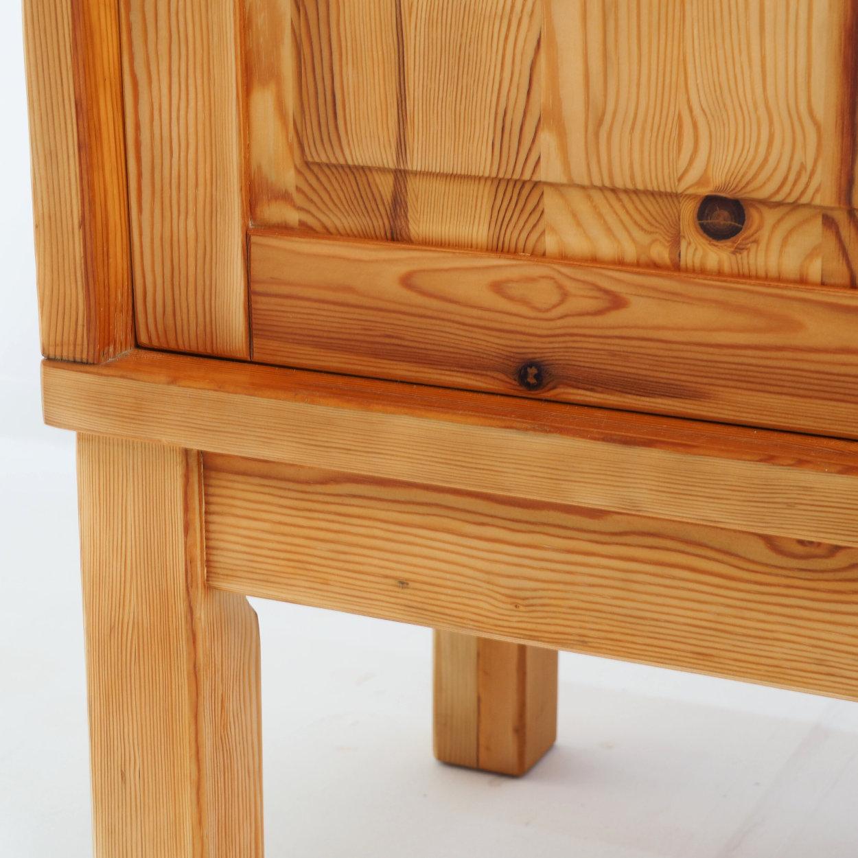 Solid Pine Sideboard with a Simple, Strong and Sturdy Look For Sale 5