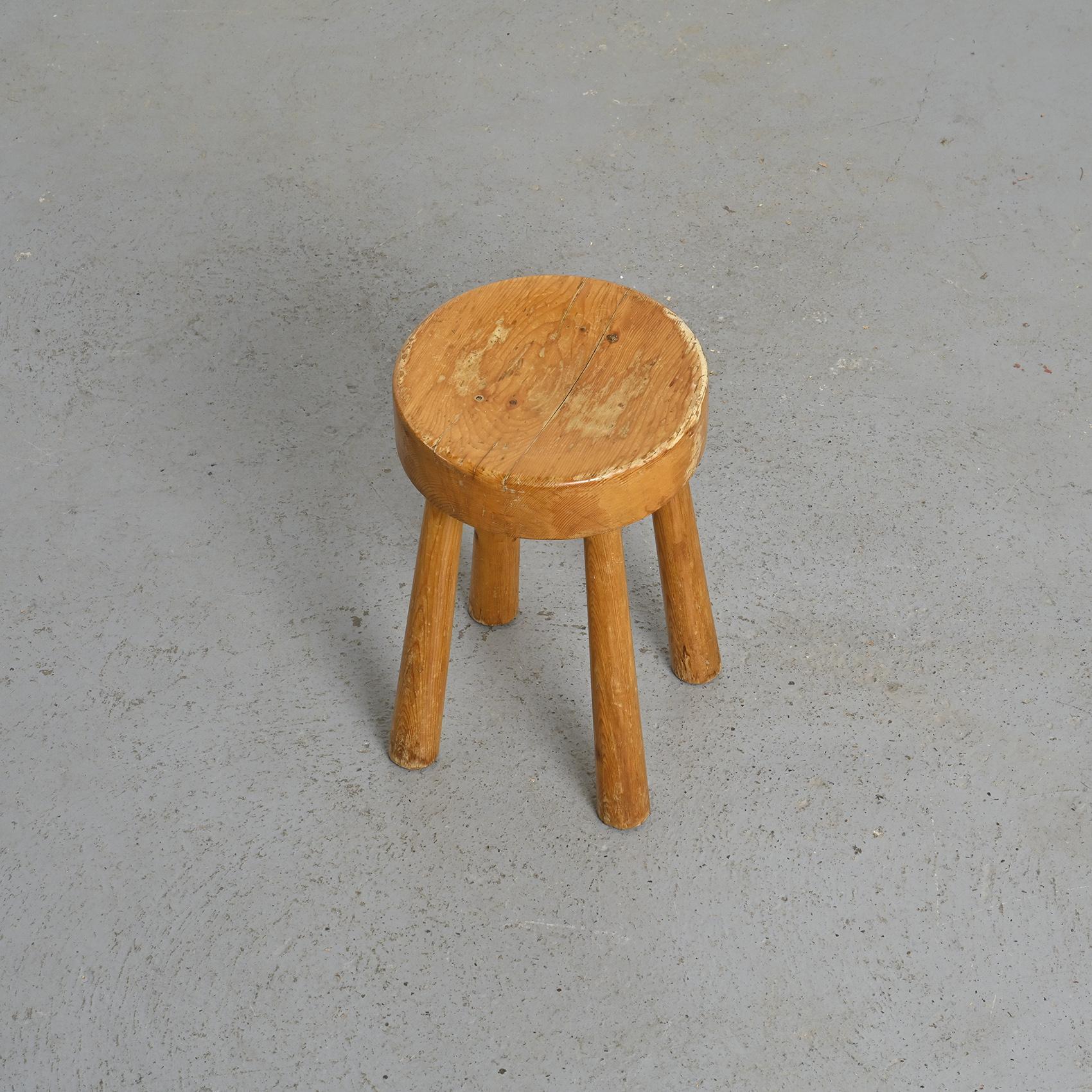 Tabouret en pin massif, Charlotte Perriand, 1970 en vente 3