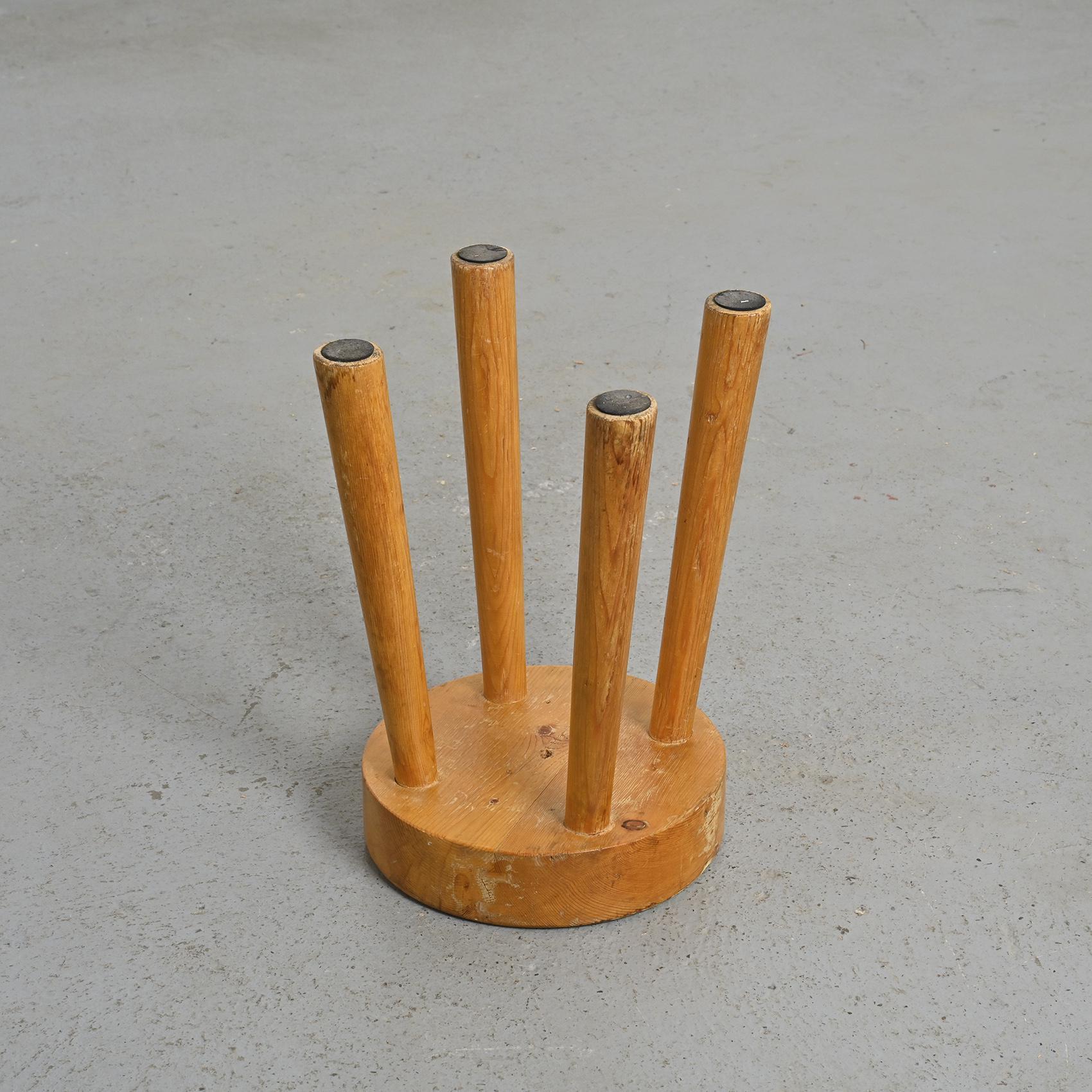 Tabouret en pin massif, Charlotte Perriand, 1970 en vente 4
