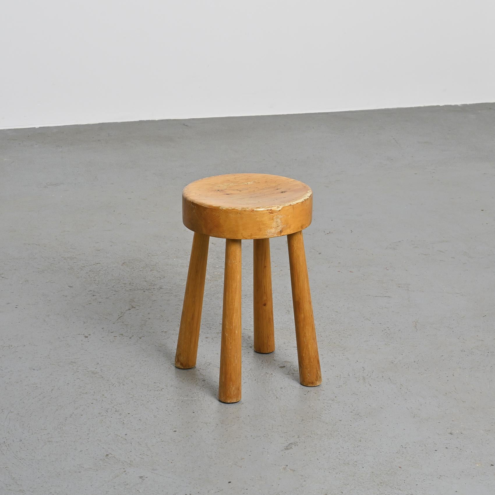 Mid-Century Modern Tabouret en pin massif, Charlotte Perriand, 1970 en vente