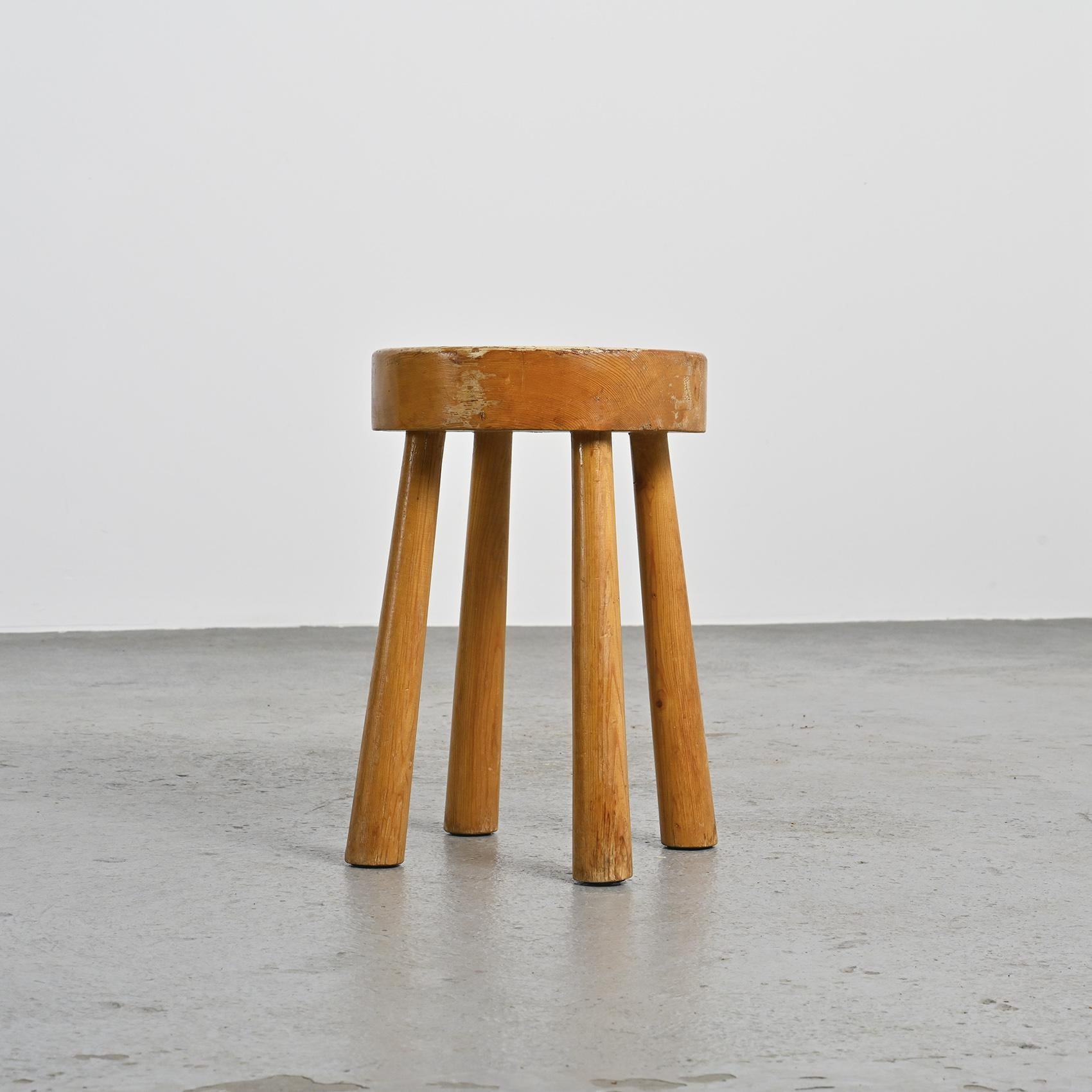 Français Tabouret en pin massif, Charlotte Perriand, 1970 en vente