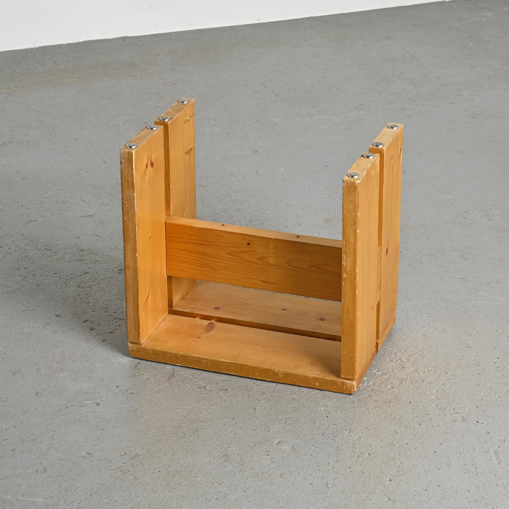 Hocker aus massivem Kiefernholz aus Les Arcs, Frankreich, um 1975 im Angebot 4