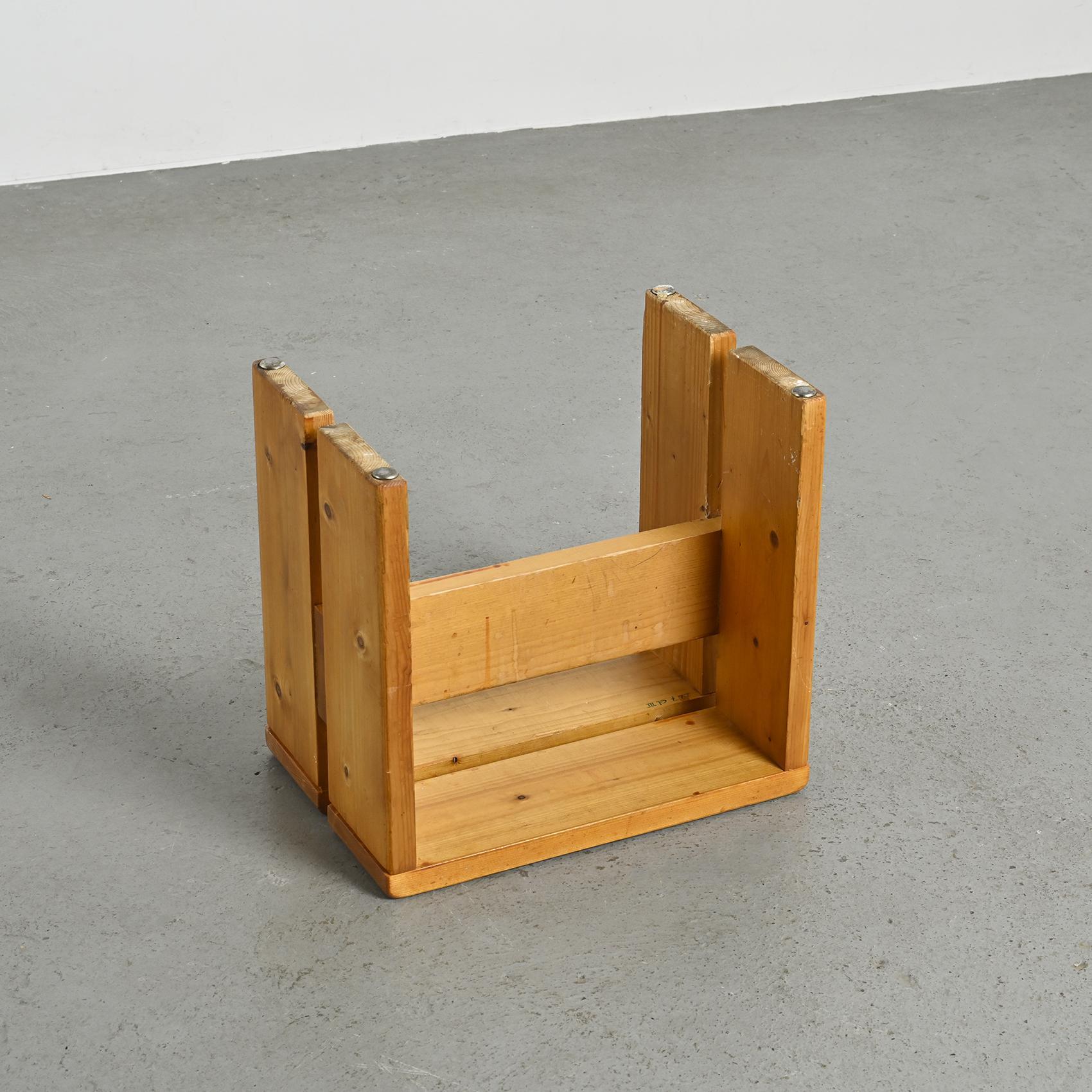 Hocker aus massivem Kiefernholz aus Les Arcs, Frankreich, um 1975 im Angebot 4