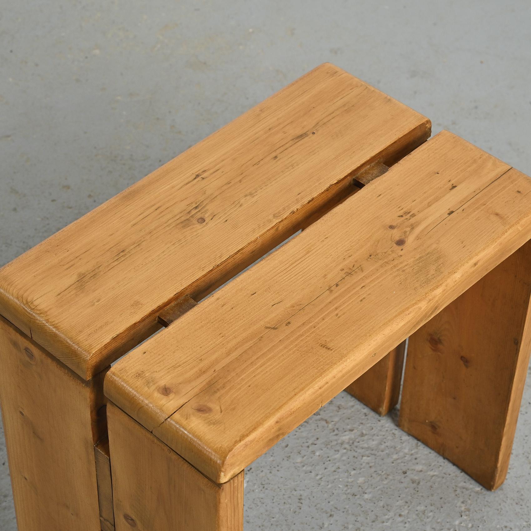 Sgabello in pino massiccio di Les Arcs, Francia, 1975 in vendita 3