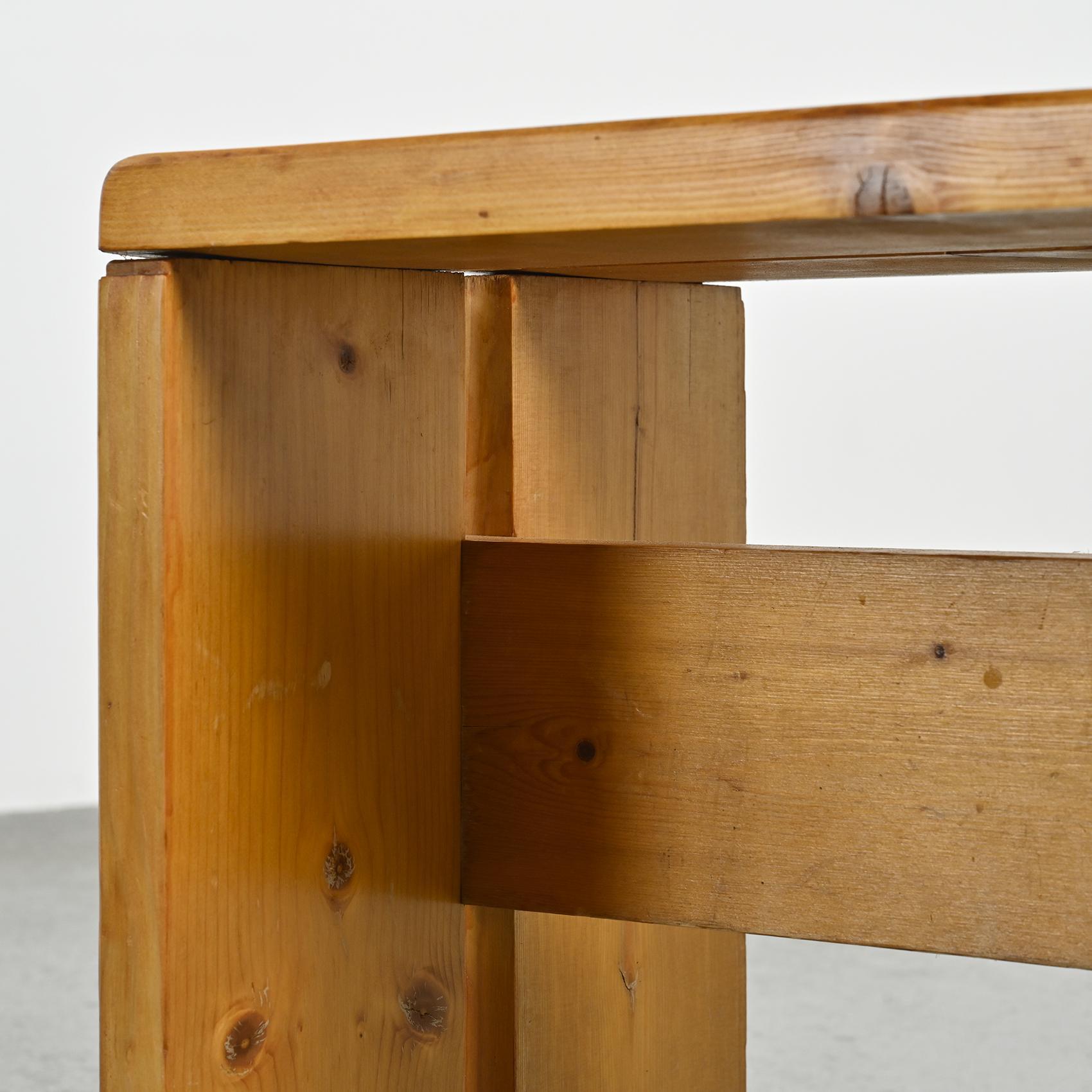 Mid-Century Modern Solid Pine Stool from Les Arcs, France vers 1975 For Sale