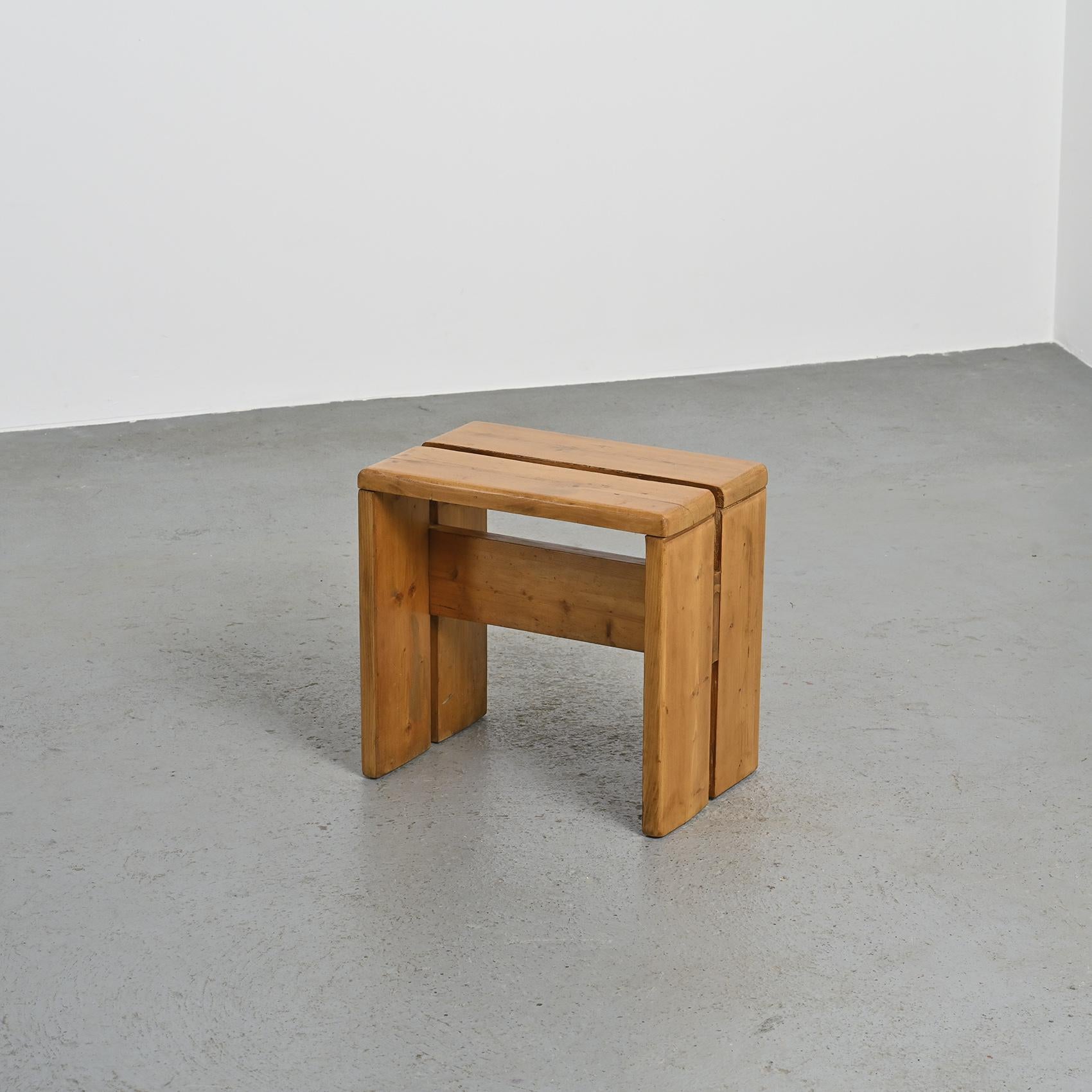 Francese Sgabello in pino massiccio di Les Arcs, Francia, 1975 in vendita