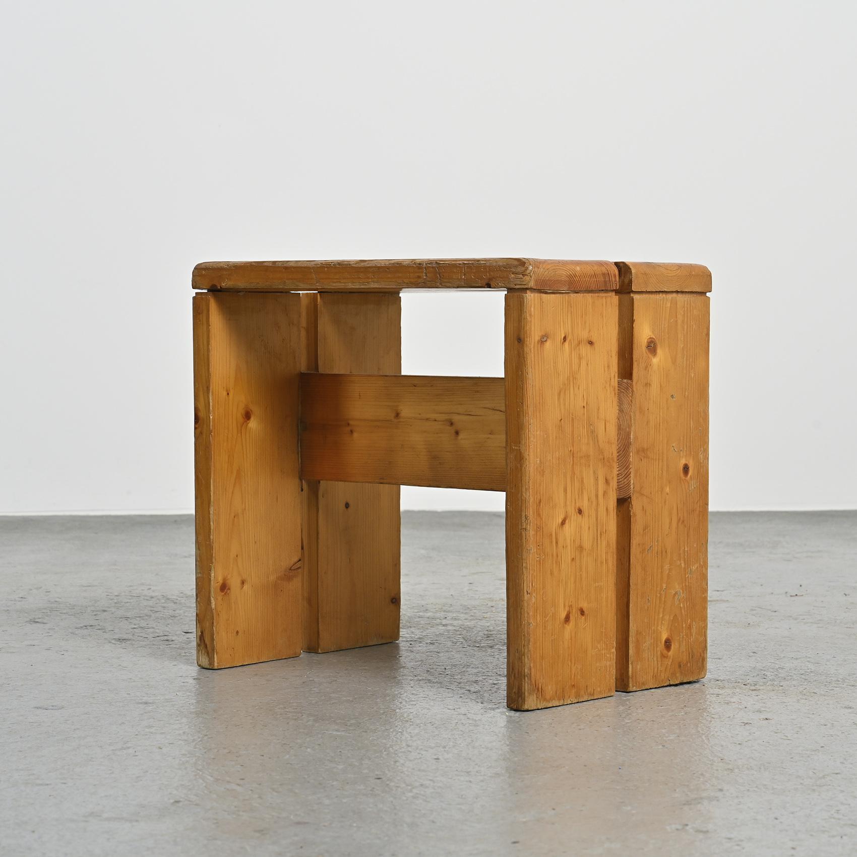 French Solid Pine Stool from Les Arcs, France vers 1975 For Sale