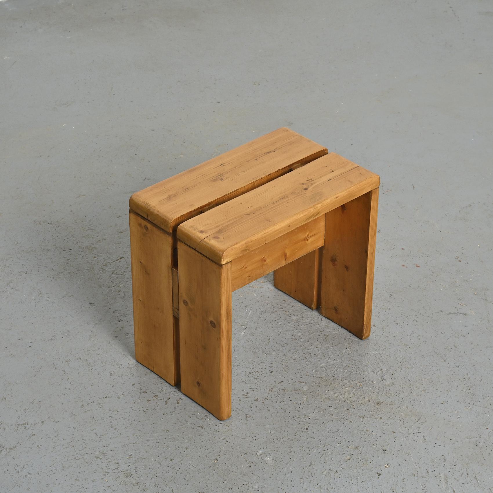 Pino Sgabello in pino massiccio di Les Arcs, Francia, 1975 in vendita