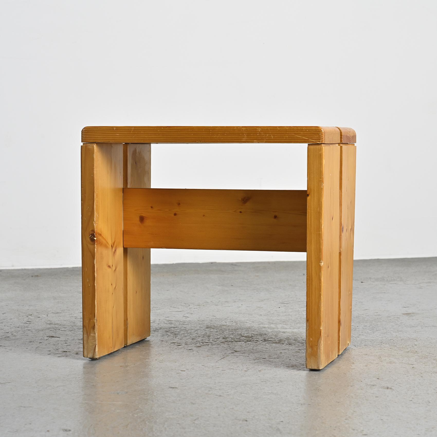 Hocker aus massivem Kiefernholz aus Les Arcs, Frankreich, um 1975 im Angebot 2