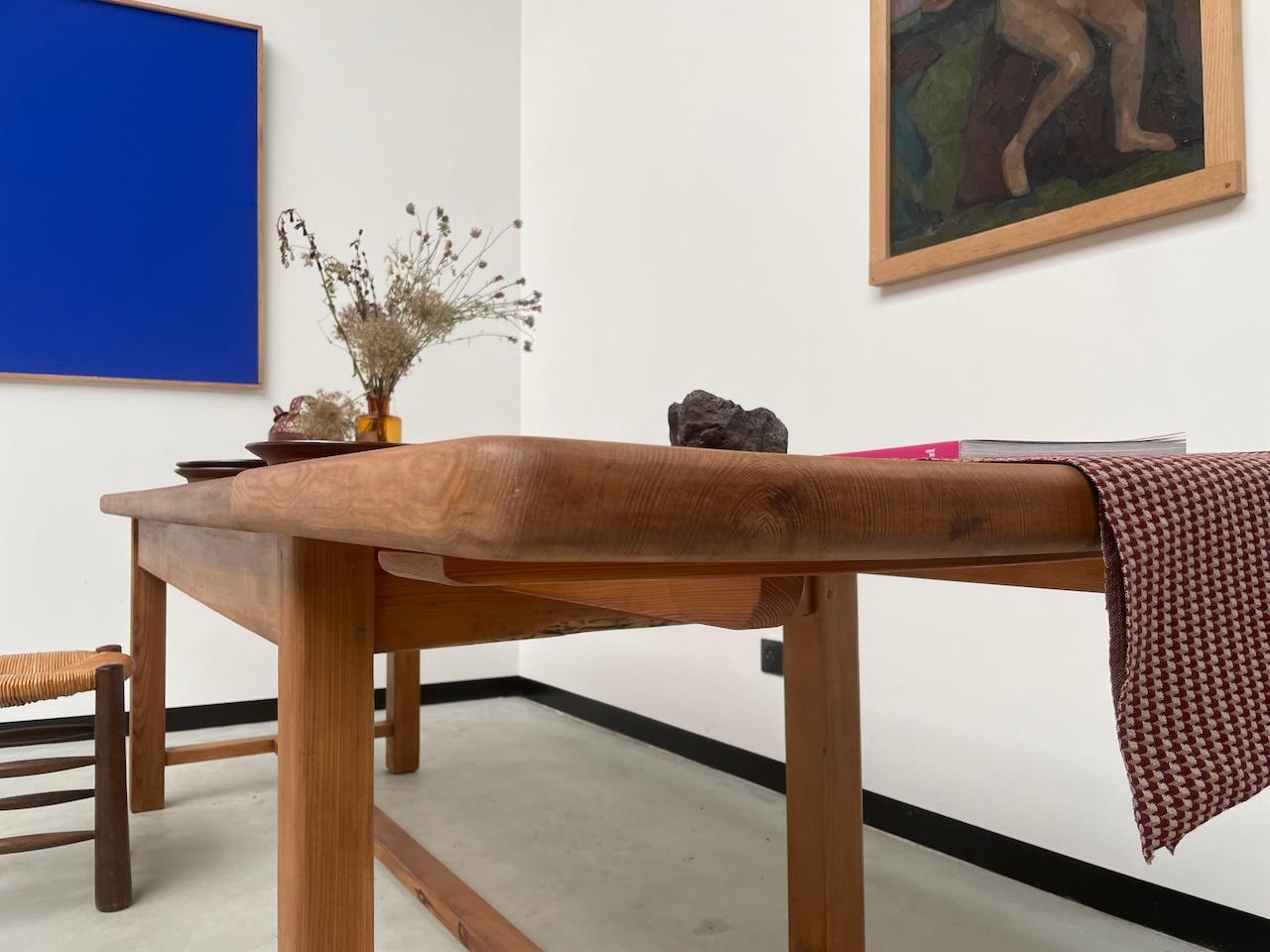 Table en pin massif avec sa rallonge, France 1950s en vente 8