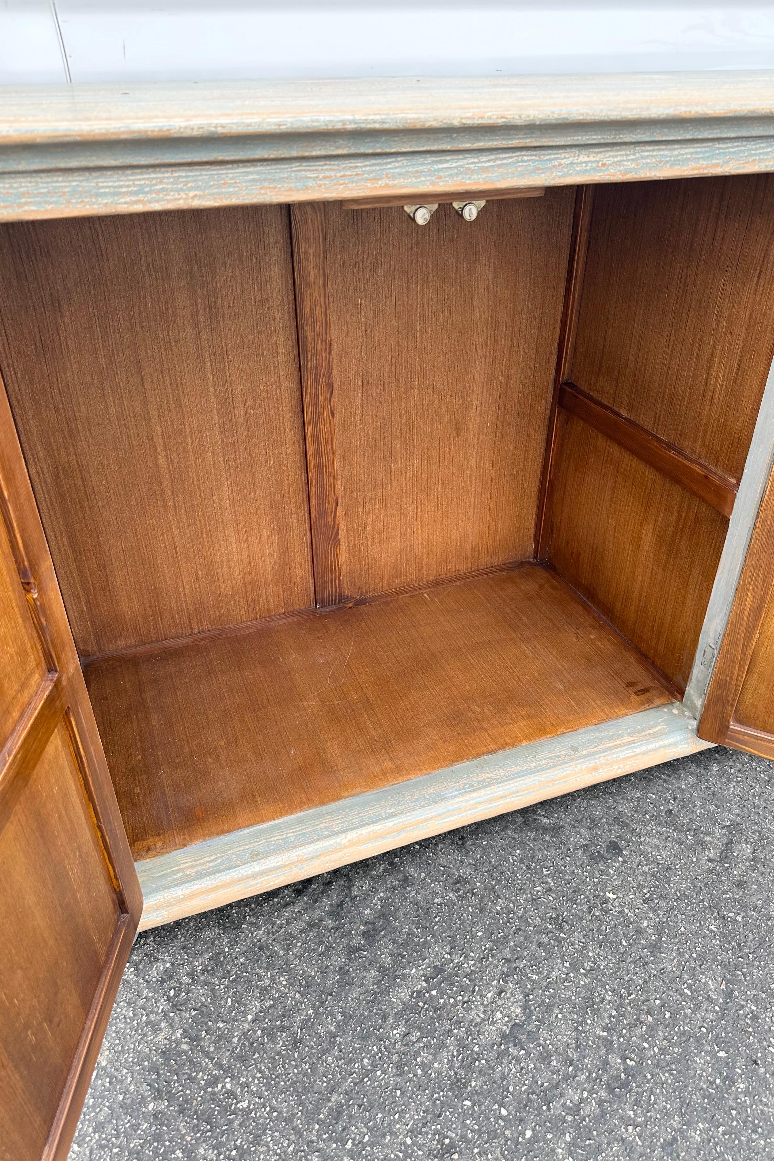 Blaues Sideboard aus massivem Kiefernholz mit vier Diamanten von Sarreid im Angebot 4