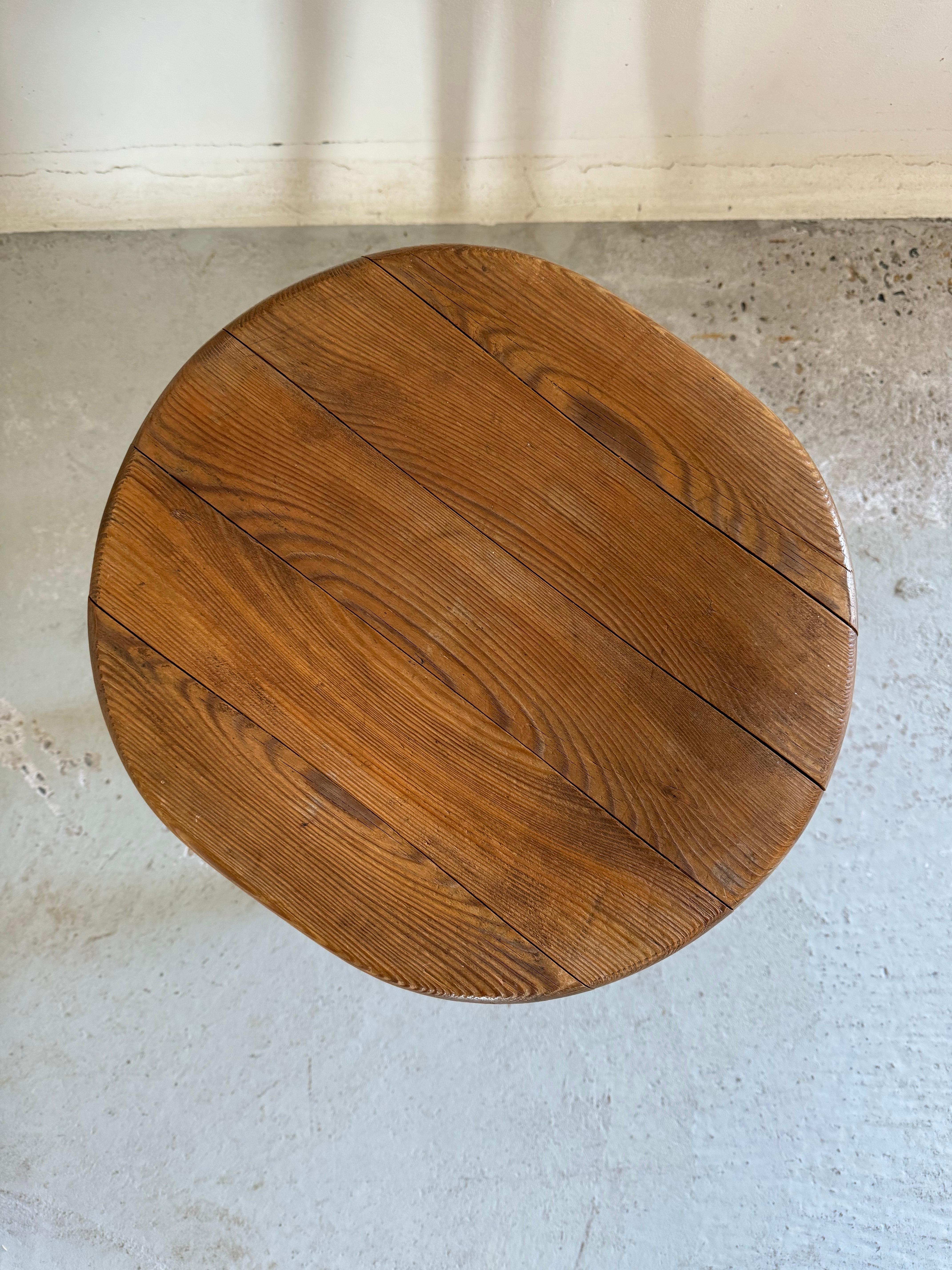 Hocker aus massivem Kiefernholz, Finnland 1960er Jahre im Angebot 6