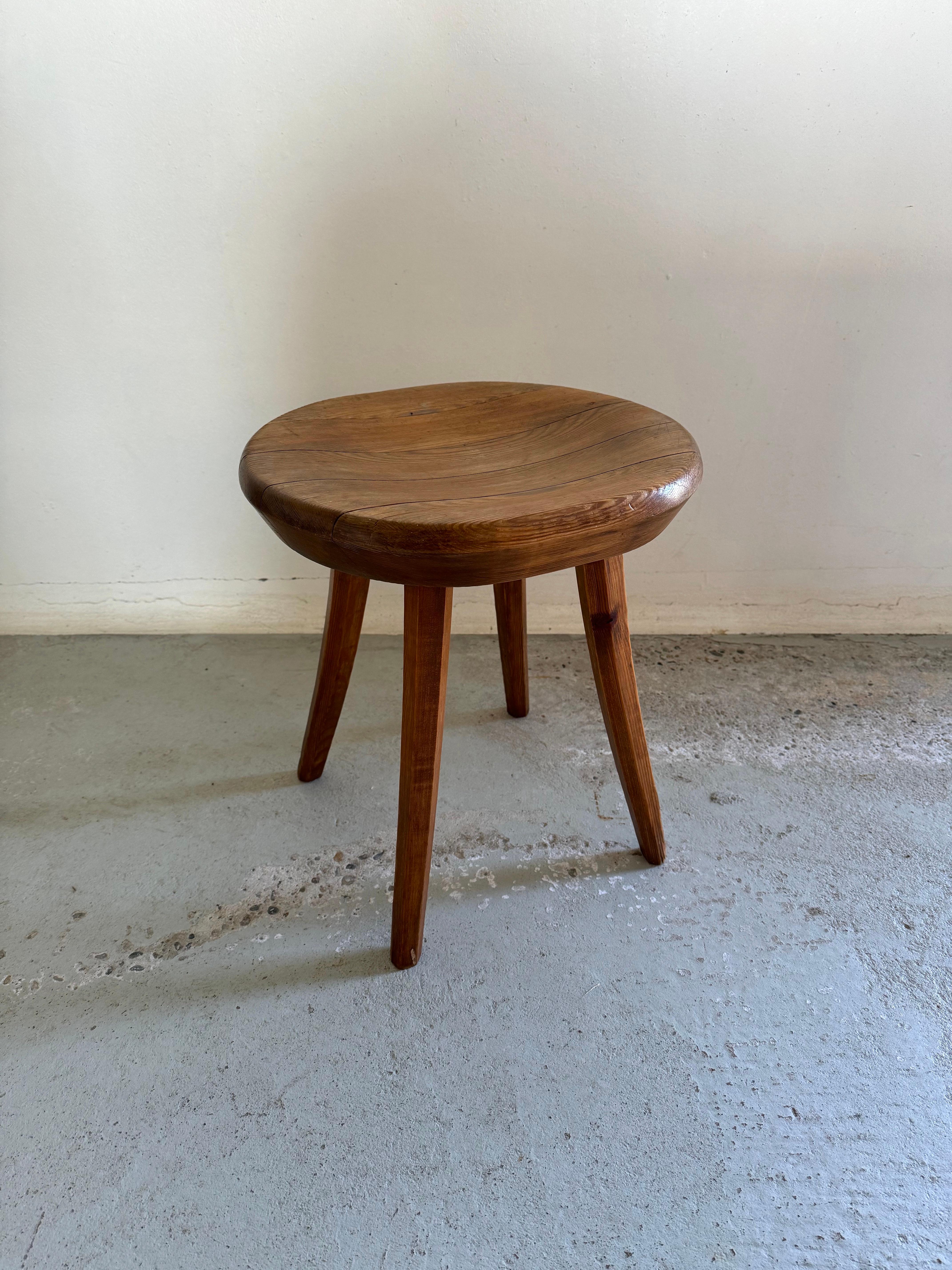 Hocker aus massivem Kiefernholz, Finnland 1960er Jahre im Angebot 2