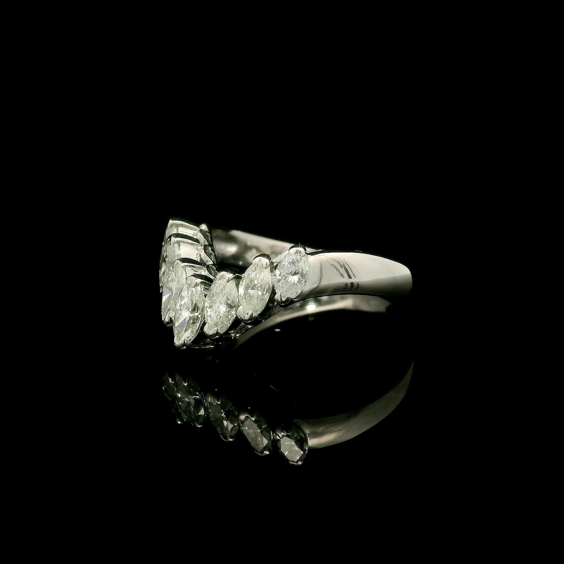 Massiv Platin 1,04ctw Brillant Marquise Cut Diamant V Chevron Band Ring im Angebot 5