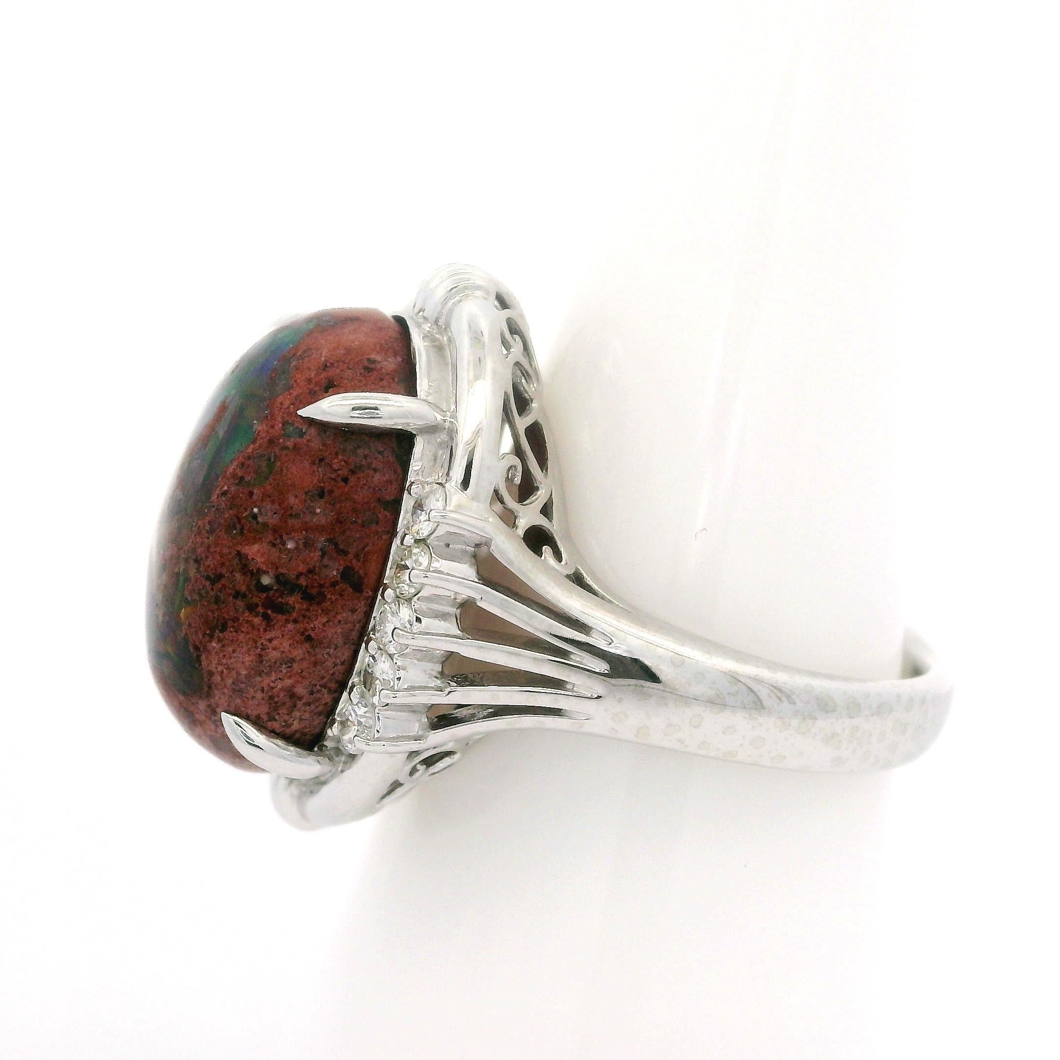 Ovaler Cabochon Matrix Feueropal aus massivem Platin 12,21 Karatw mit Diamant Target-Ring, Ring mit Diamant Damen im Angebot