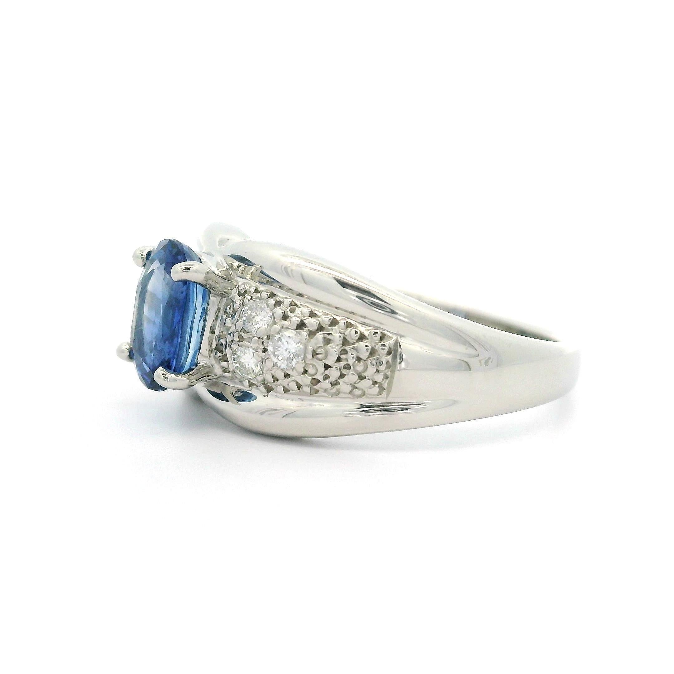 Solid Platinum 1.32ctw Oval Sapphire & Diamond Flared Beaded Textured Band Ring For Sale 2