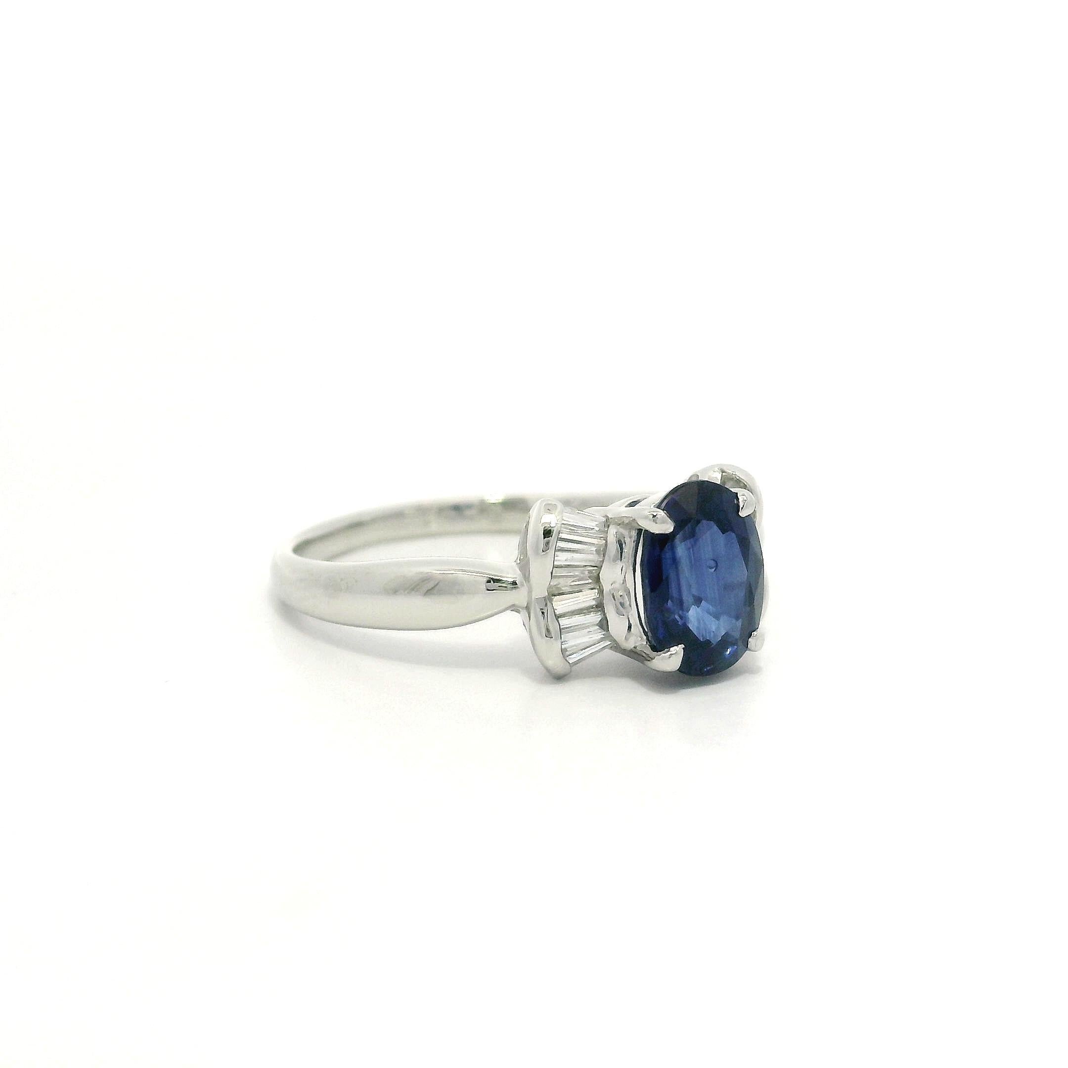 Solide Platin 1,57ctw Oval Saphir w / Baguette Diamant Seiten Bogen Stil Ring im Angebot 6