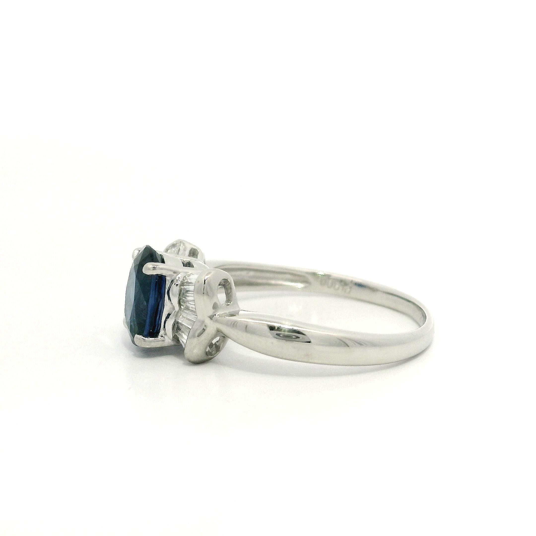 Solide Platin 1,57ctw Oval Saphir w / Baguette Diamant Seiten Bogen Stil Ring im Angebot 7