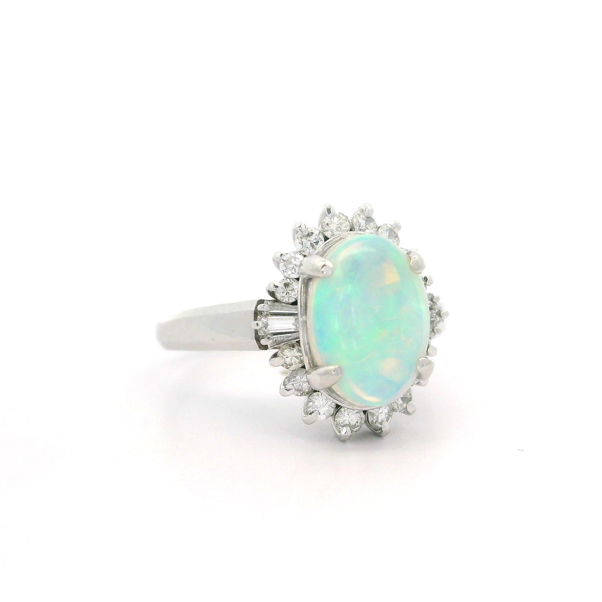 Anello classico in platino massiccio con Opale ovale tagliato a cabochon e diamante da 1,66 ct. in vendita 5
