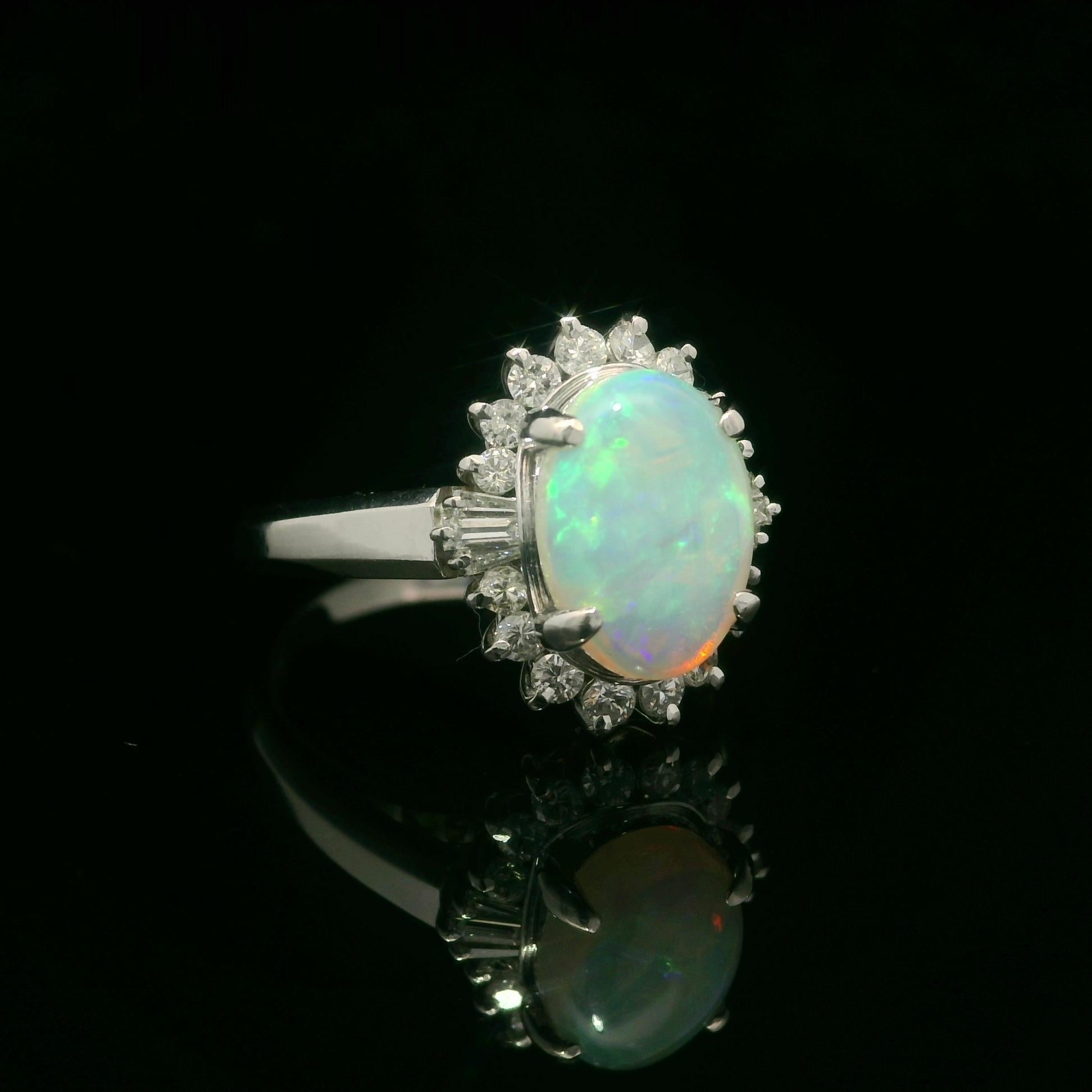 Anello classico in platino massiccio con Opale ovale tagliato a cabochon e diamante da 1,66 ct. in vendita 13