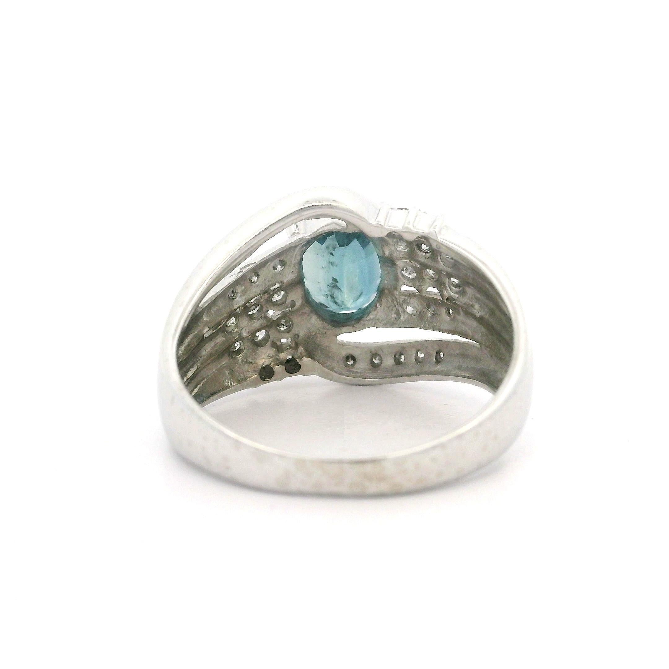 Bague à anneau large de 12,9 mm en platine massif avec saphir ovale et diamants de 1,80 ctw Excellent état - En vente à Montclair, NJ