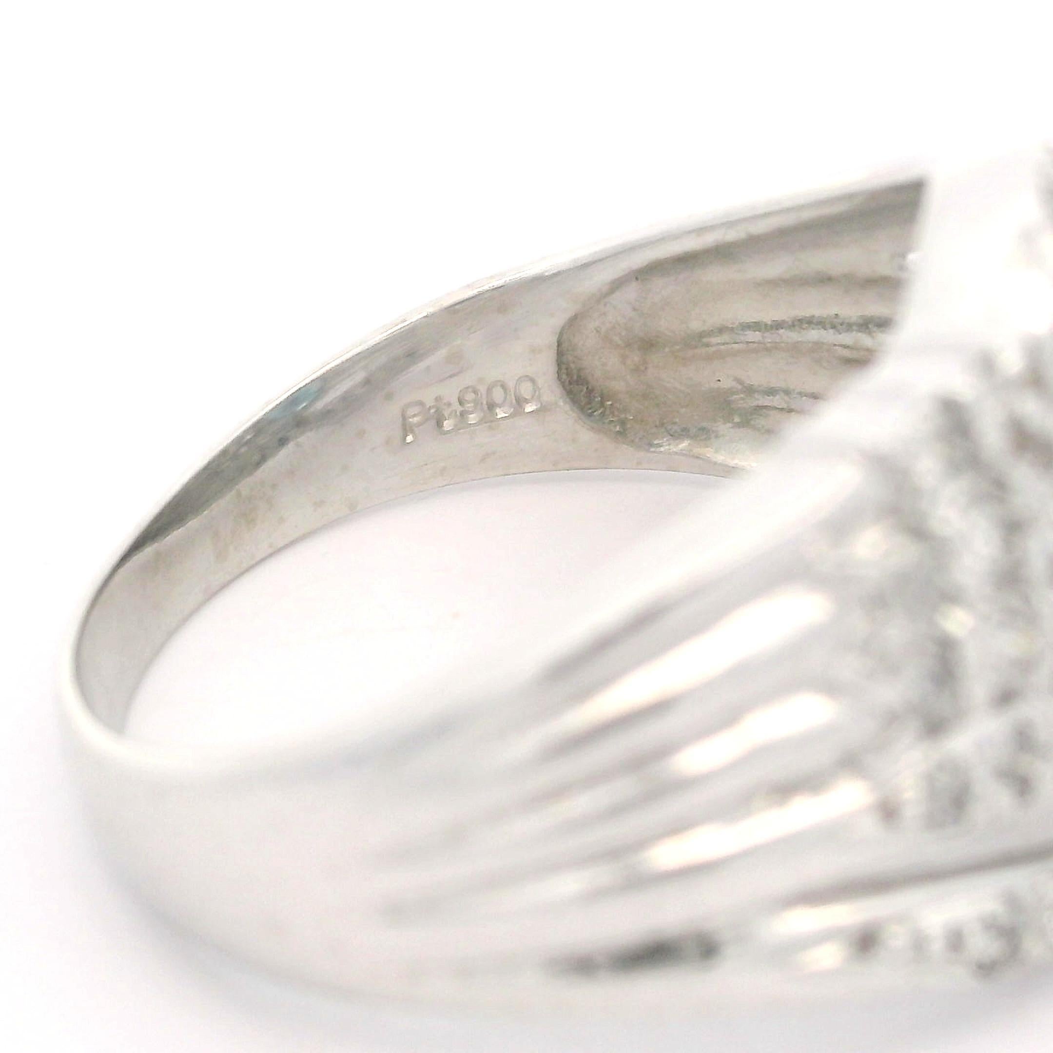 Bague à anneau large de 12,9 mm en platine massif avec saphir ovale et diamants de 1,80 ctw en vente 1