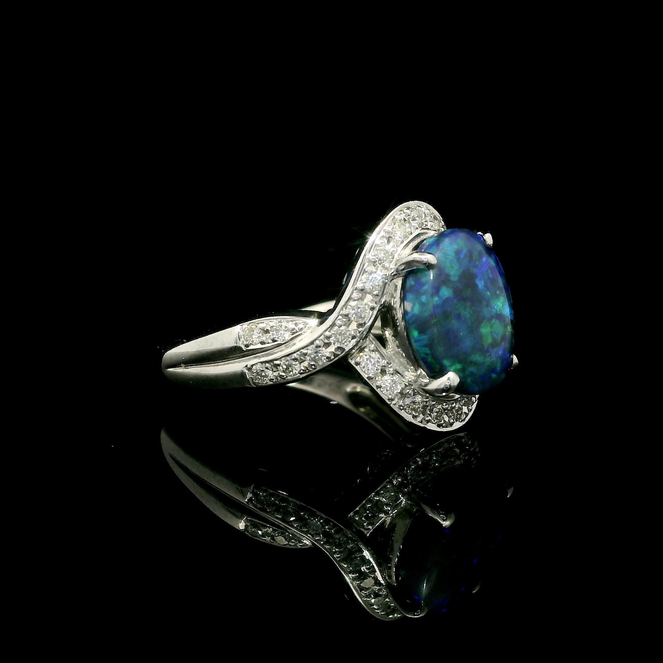 Anello in platino massiccio con opale nero GIA da 2,69 carati e diamante aureolato con spalla ritorta in vendita 7