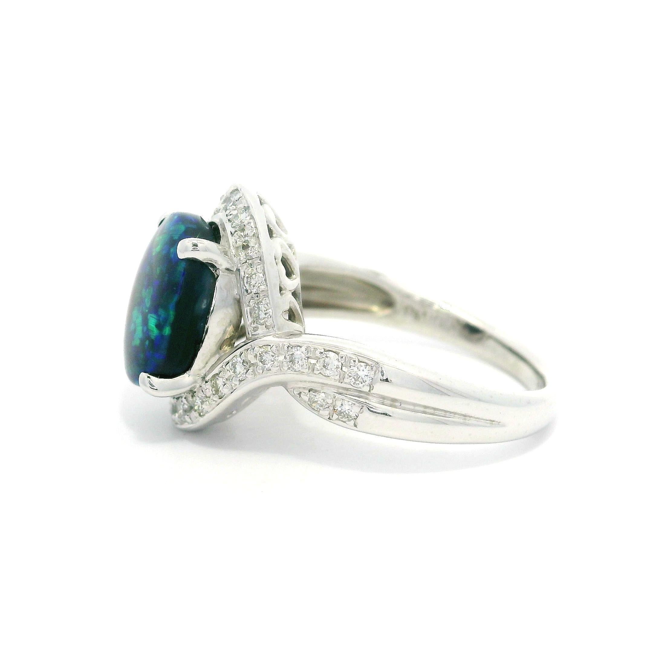 Anello in platino massiccio con opale nero GIA da 2,69 carati e diamante aureolato con spalla ritorta in vendita 8