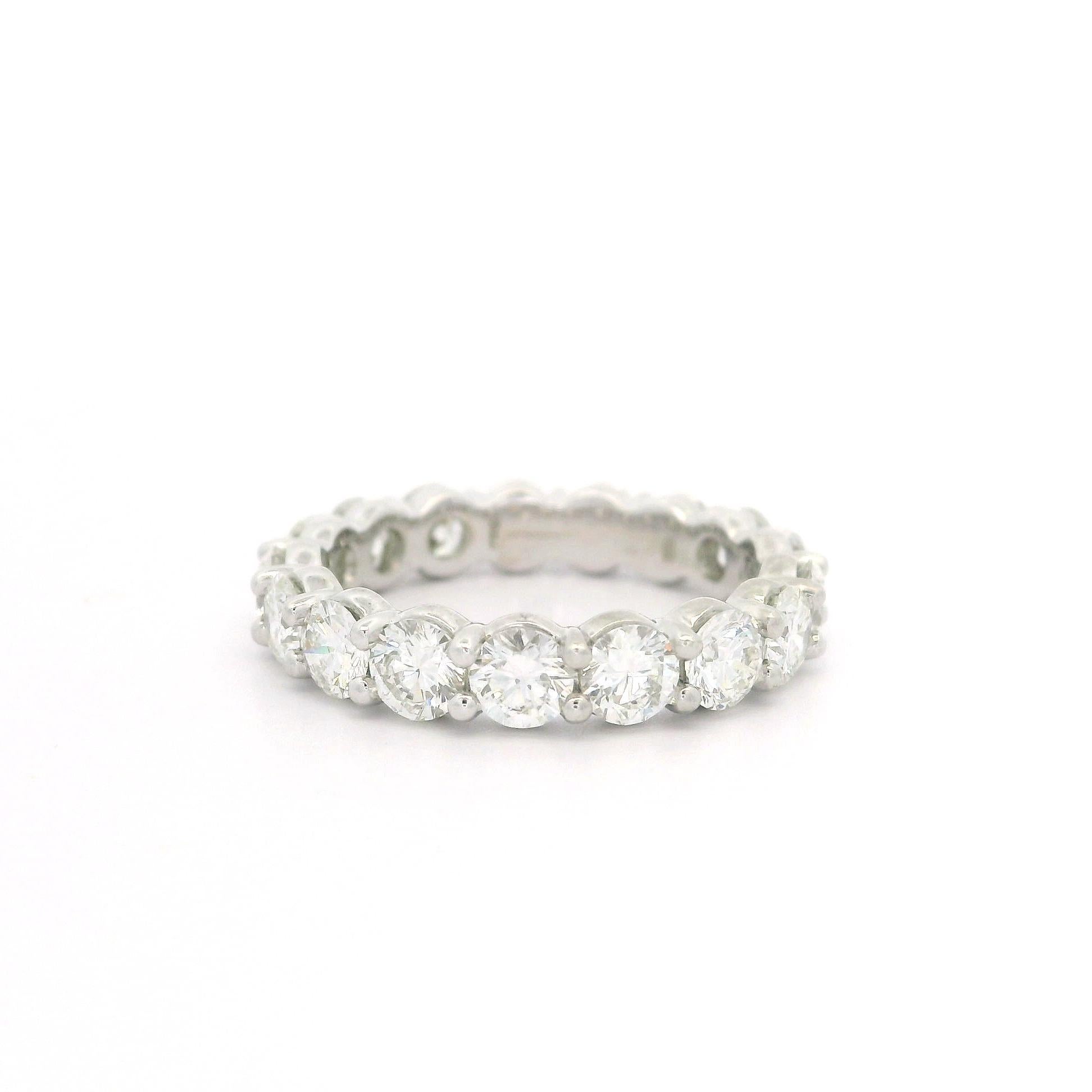 Women's Solid Platinum 2.75ctw Round Shared Prong Set Diamond Eternity Wedding Band Ring