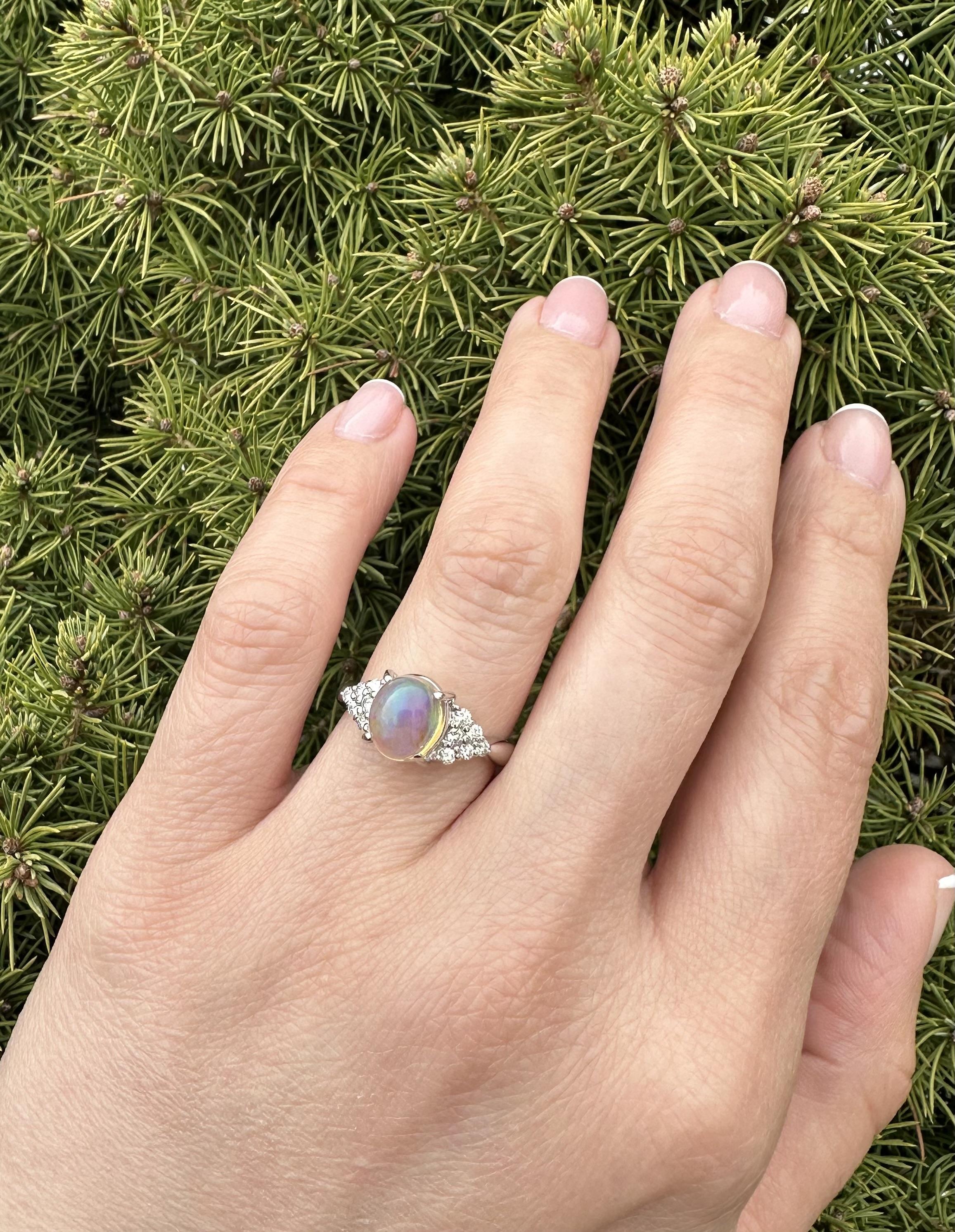 Anello classico in platino massiccio con opale ovale cabochon e diamanti da 2,8 ct. in vendita 10