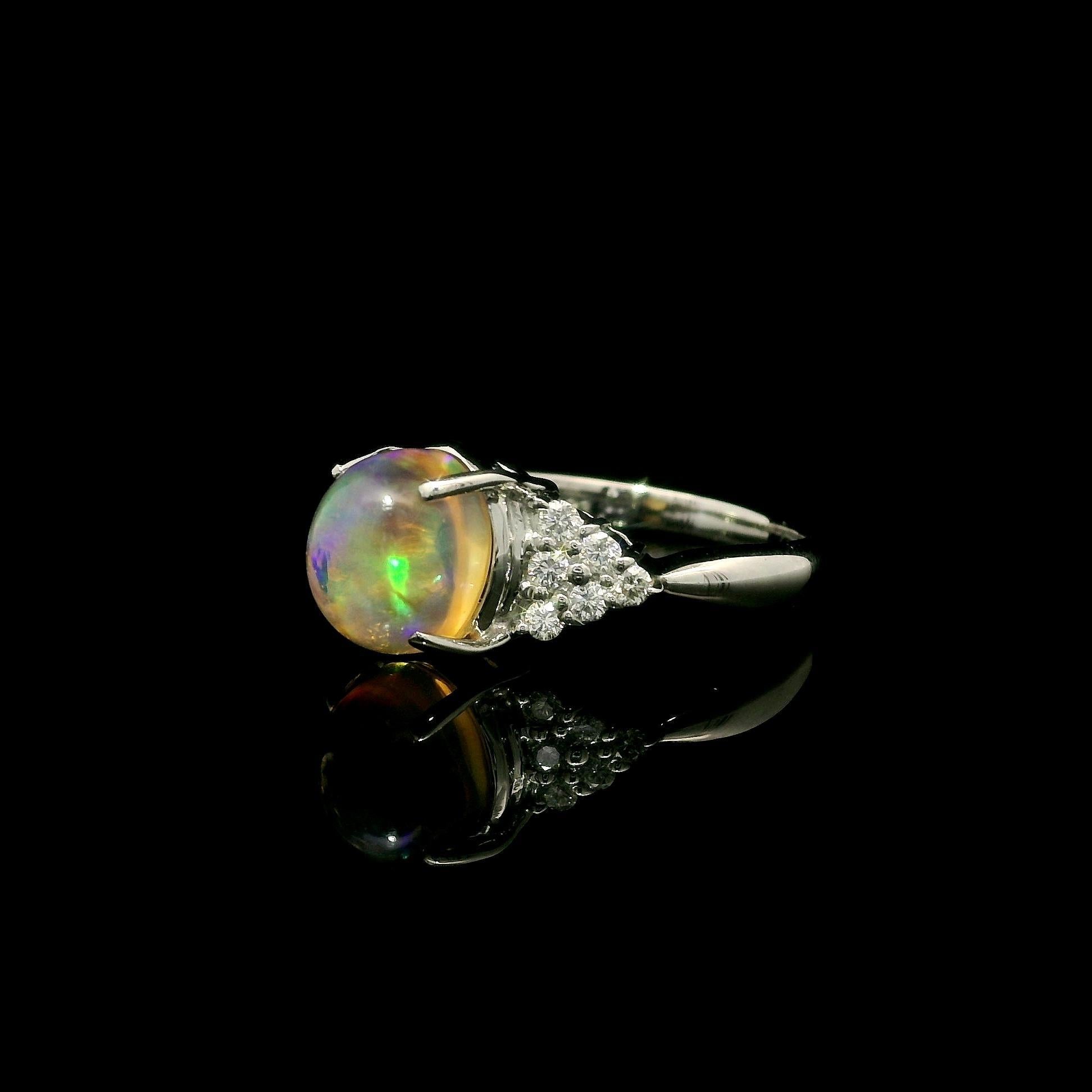 Anello classico in platino massiccio con opale ovale cabochon e diamanti da 2,8 ct. in vendita 2