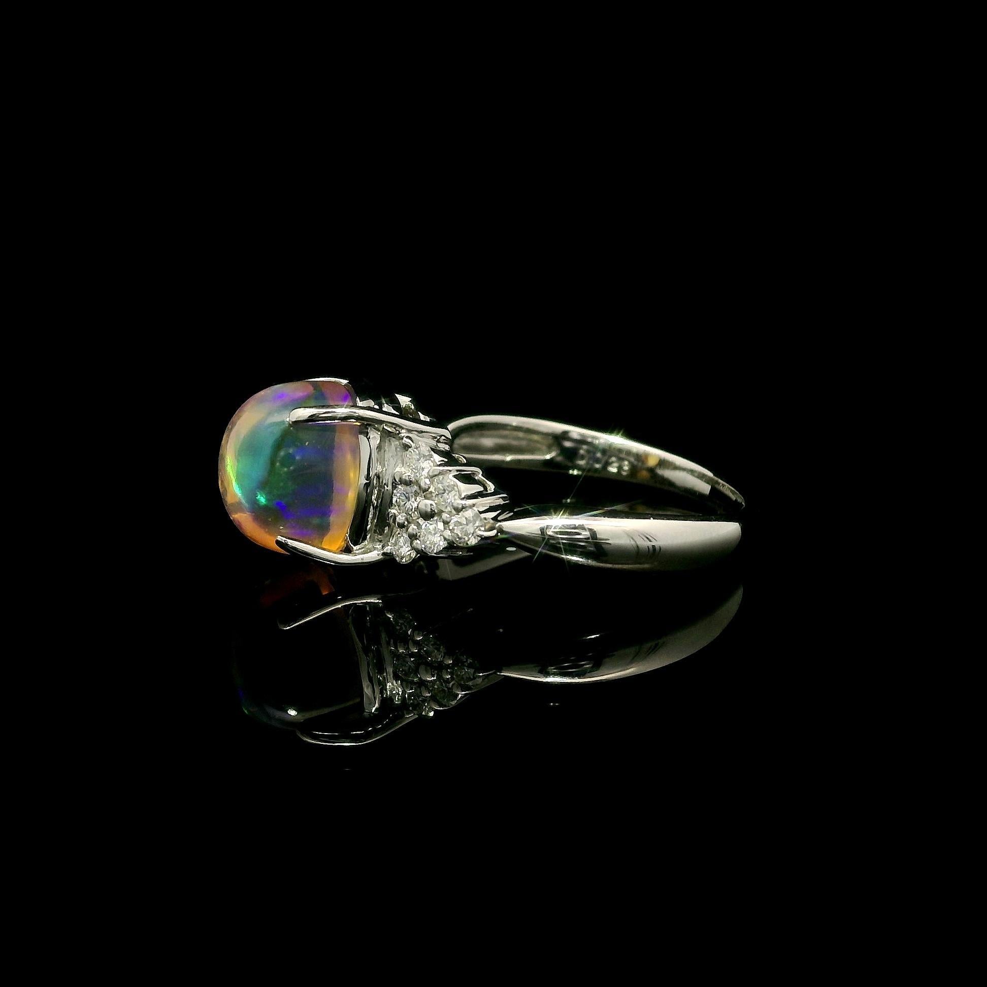 Anello classico in platino massiccio con opale ovale cabochon e diamanti da 2,8 ct. in vendita 3