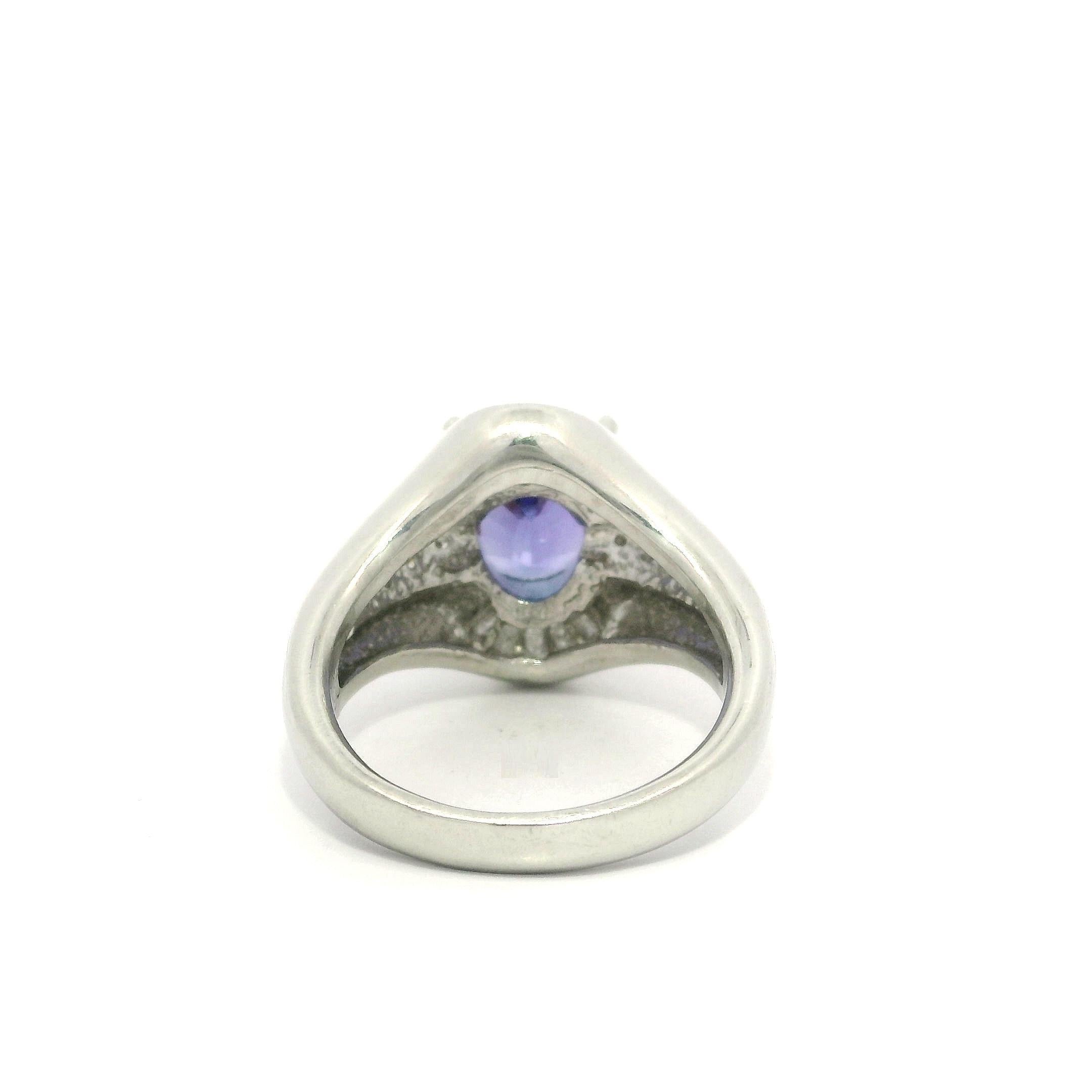 Anello Made Solid in platino con tanzanite ovale blu violetta e diamante da 2,99 ct. in vendita 3