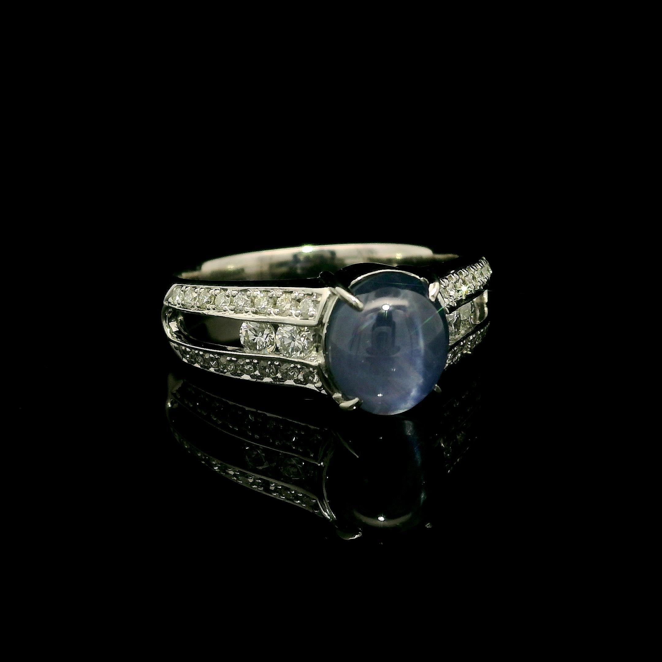 Anello in platino massiccio da 3,19 carati con zaffiro fine e diamante a lati aperti in vendita 5