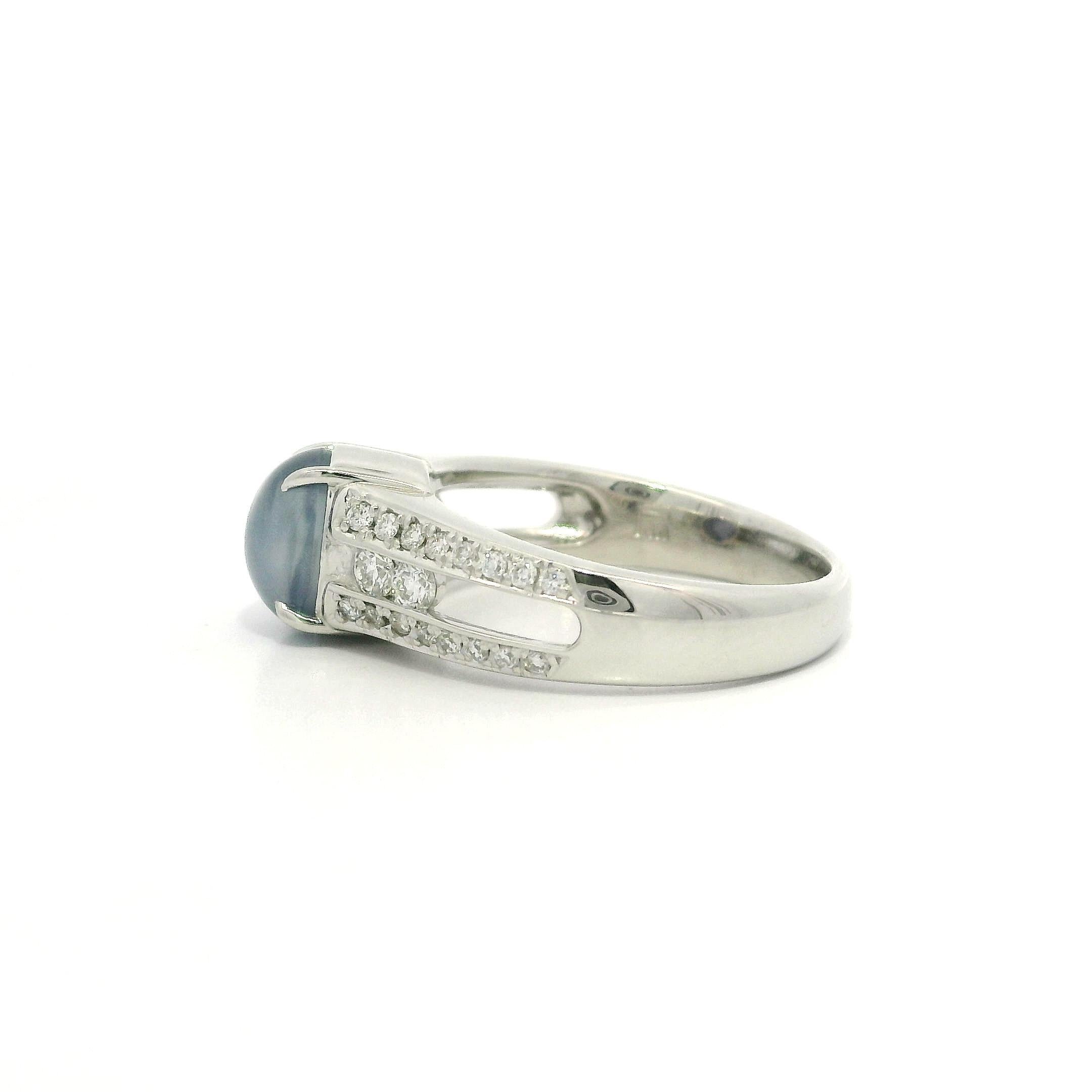 Anello in platino massiccio da 3,19 carati con zaffiro fine e diamante a lati aperti in vendita 4