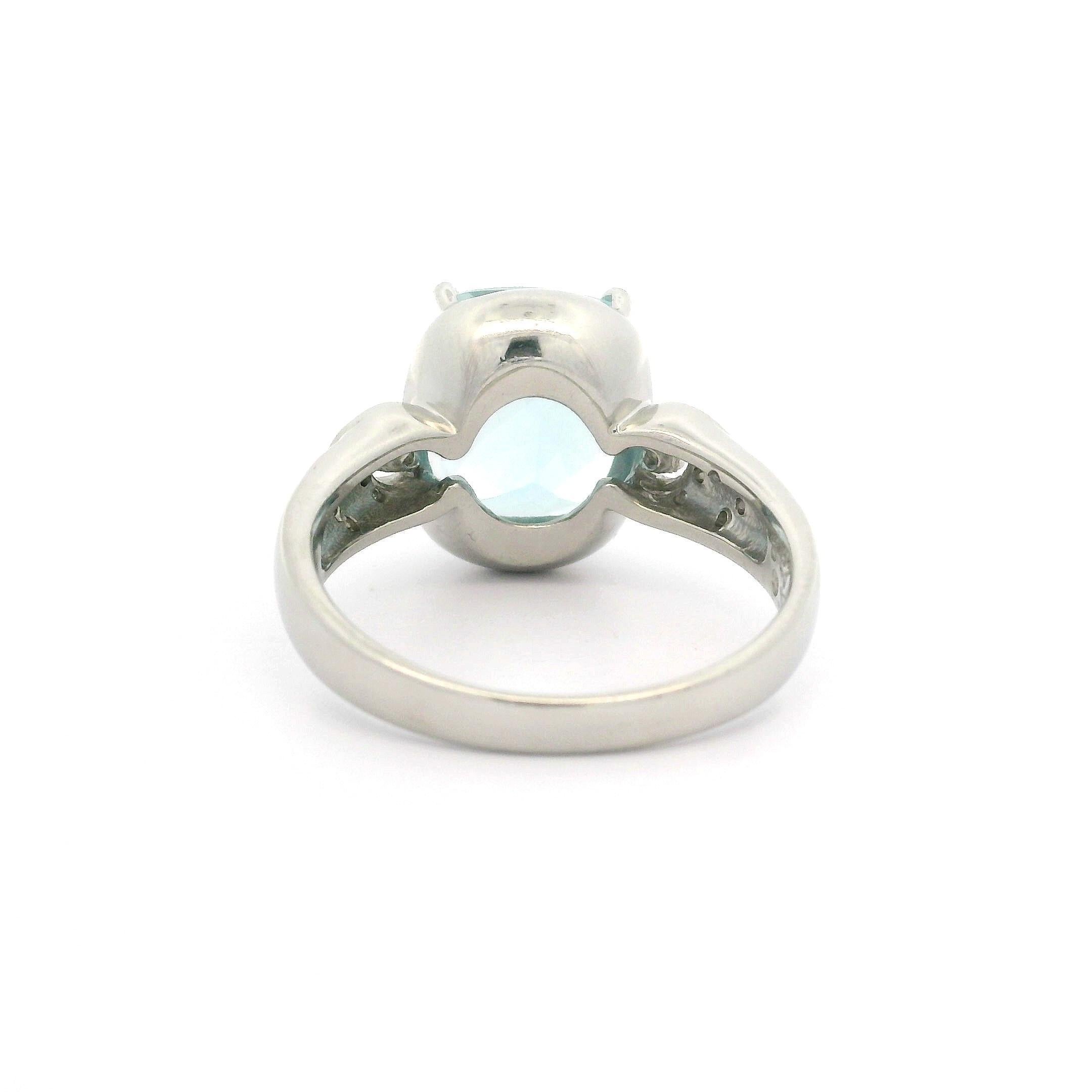 Solid Platinum 3.37ctw Cushion Aquamarine & Diamond Sides Cocktail Ring For Sale 5