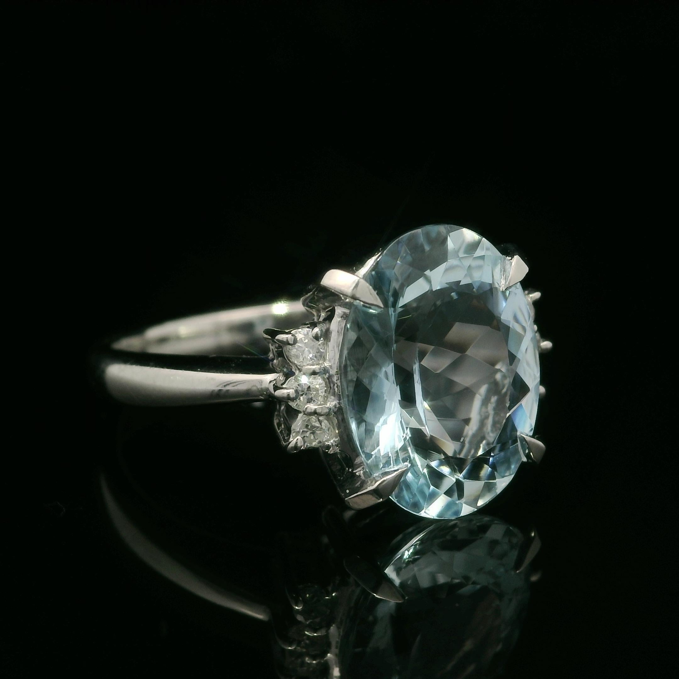 Anello in platino massiccio con acquamarina taglio ovale e diamante rotondo da 3,96 carati in stile classico in vendita 6
