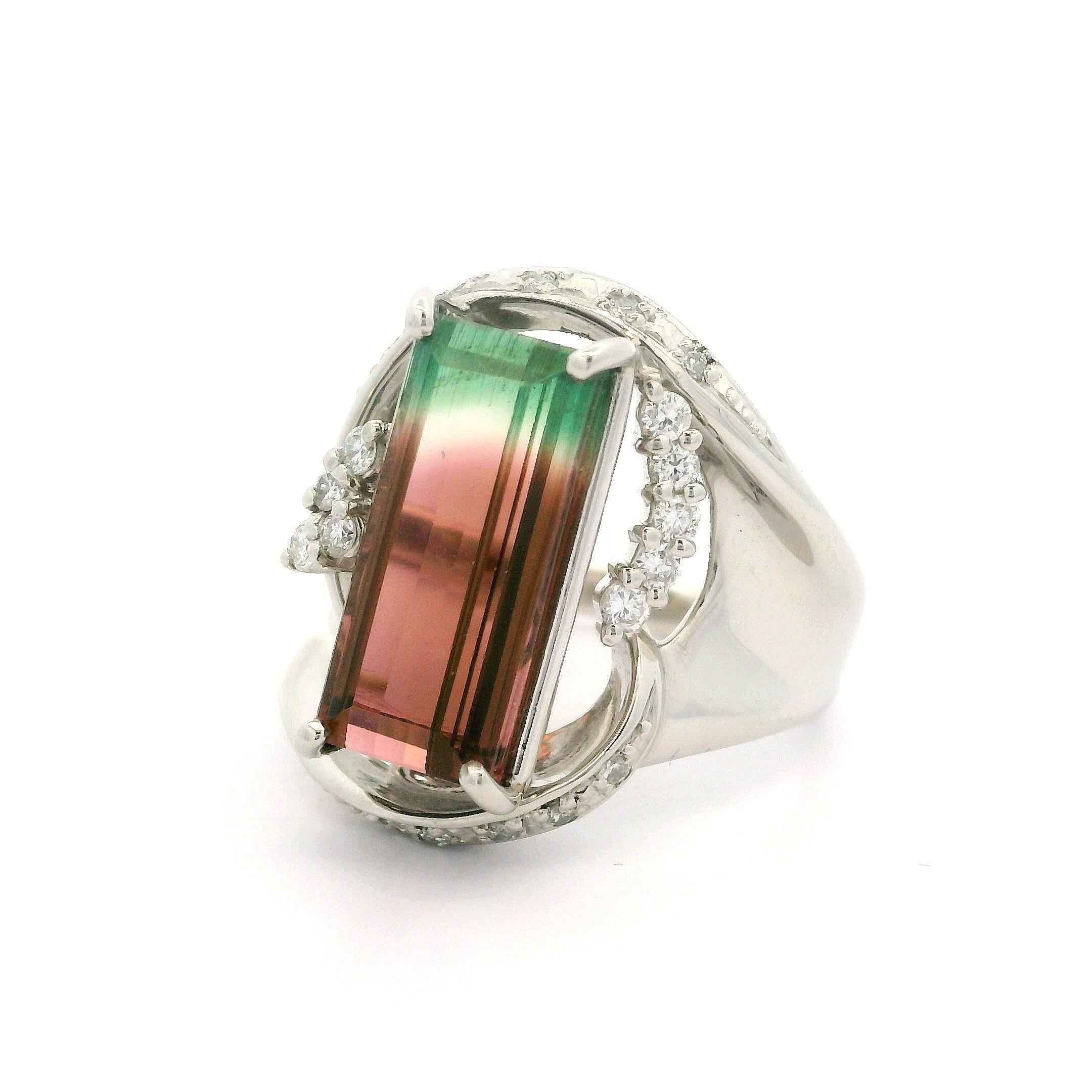 Solid Platin 5,7 Karat Smaragdschliff Wassermelon-Turmalin mit Diamant Chunky-Ring im Angebot 4