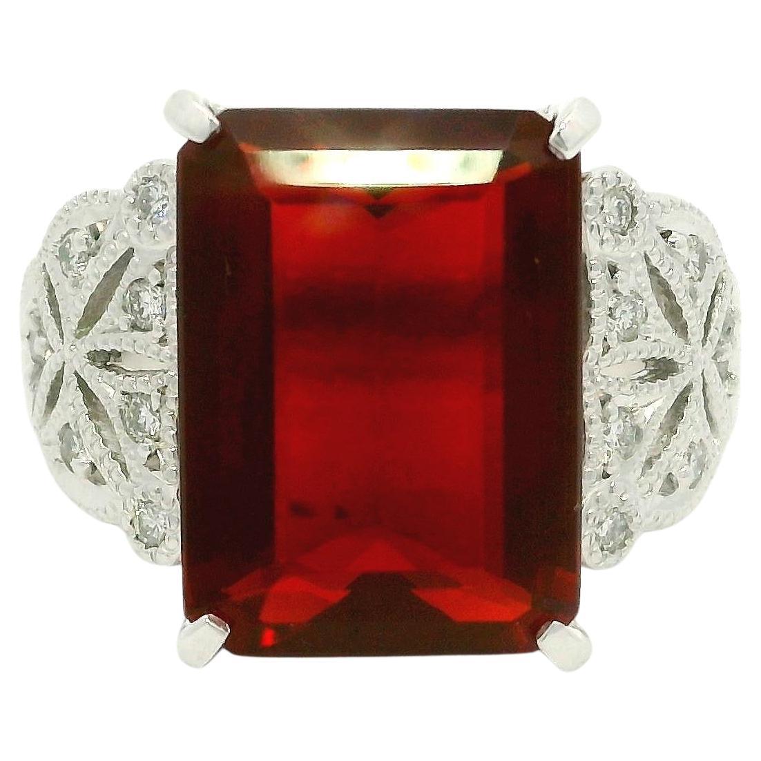 Ring aus massivem Platin mit 5,81 Karat Smaragdschliff tiefrotem, orangefarbenem Feueropal und Diamanten