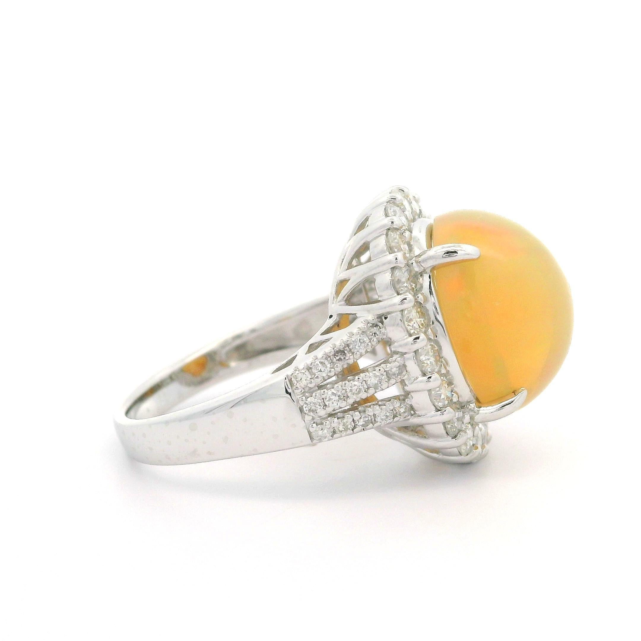 De las mujeres Platino macizo 7,23 ctw Ópalo grande con halo de diamantes Anillo de cóctel sustancial en venta