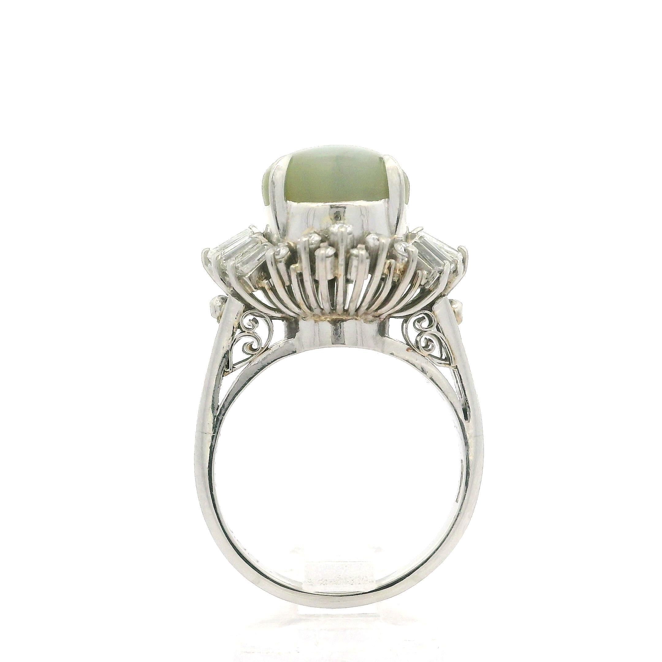 Solid Platinum 8.69ctw Cabochon Cat's Eye & Diamond Ballerina Cocktail Ring For Sale 2