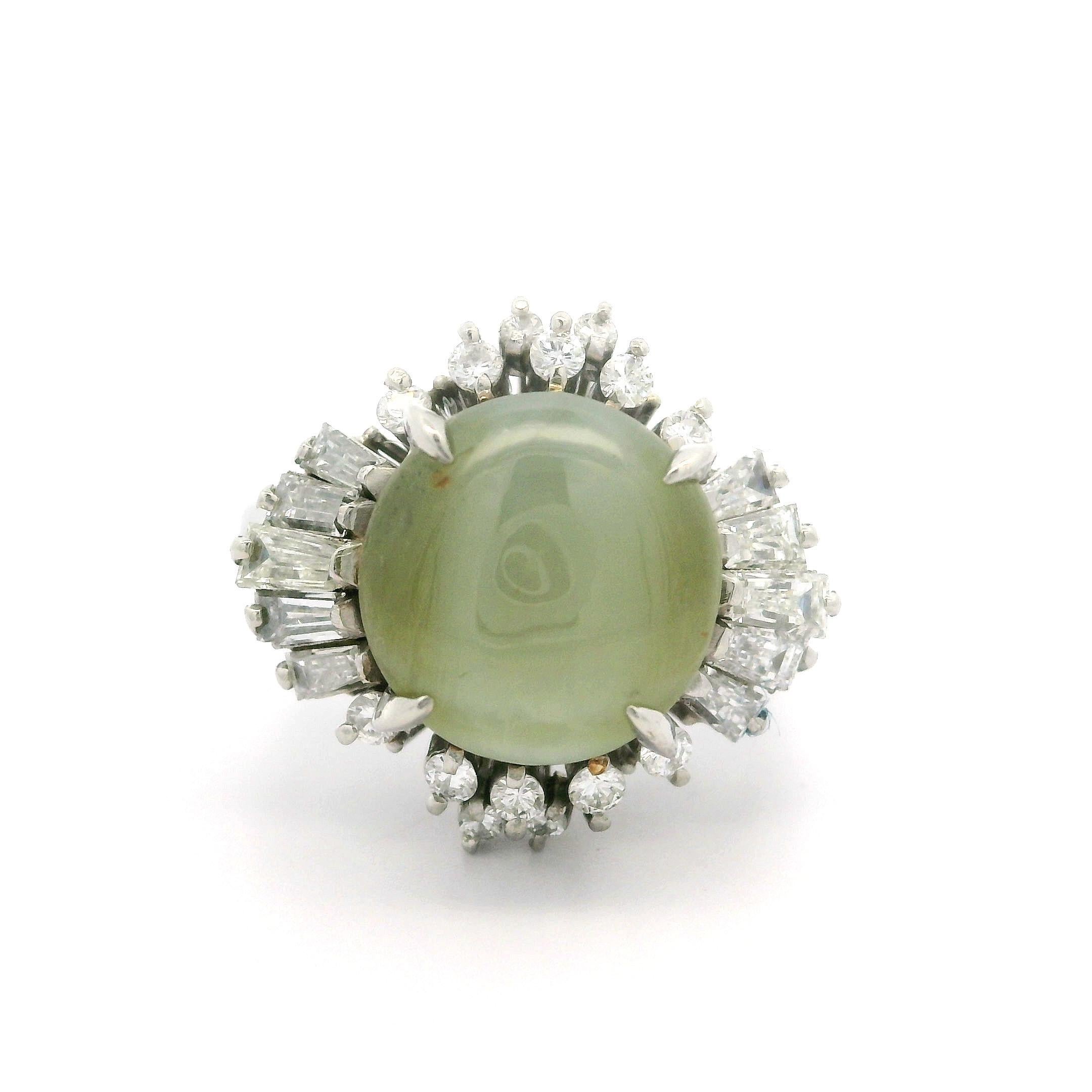 Solid Platinum 8.69ctw Cabochon Cat's Eye & Diamond Ballerina Cocktail Ring For Sale 4
