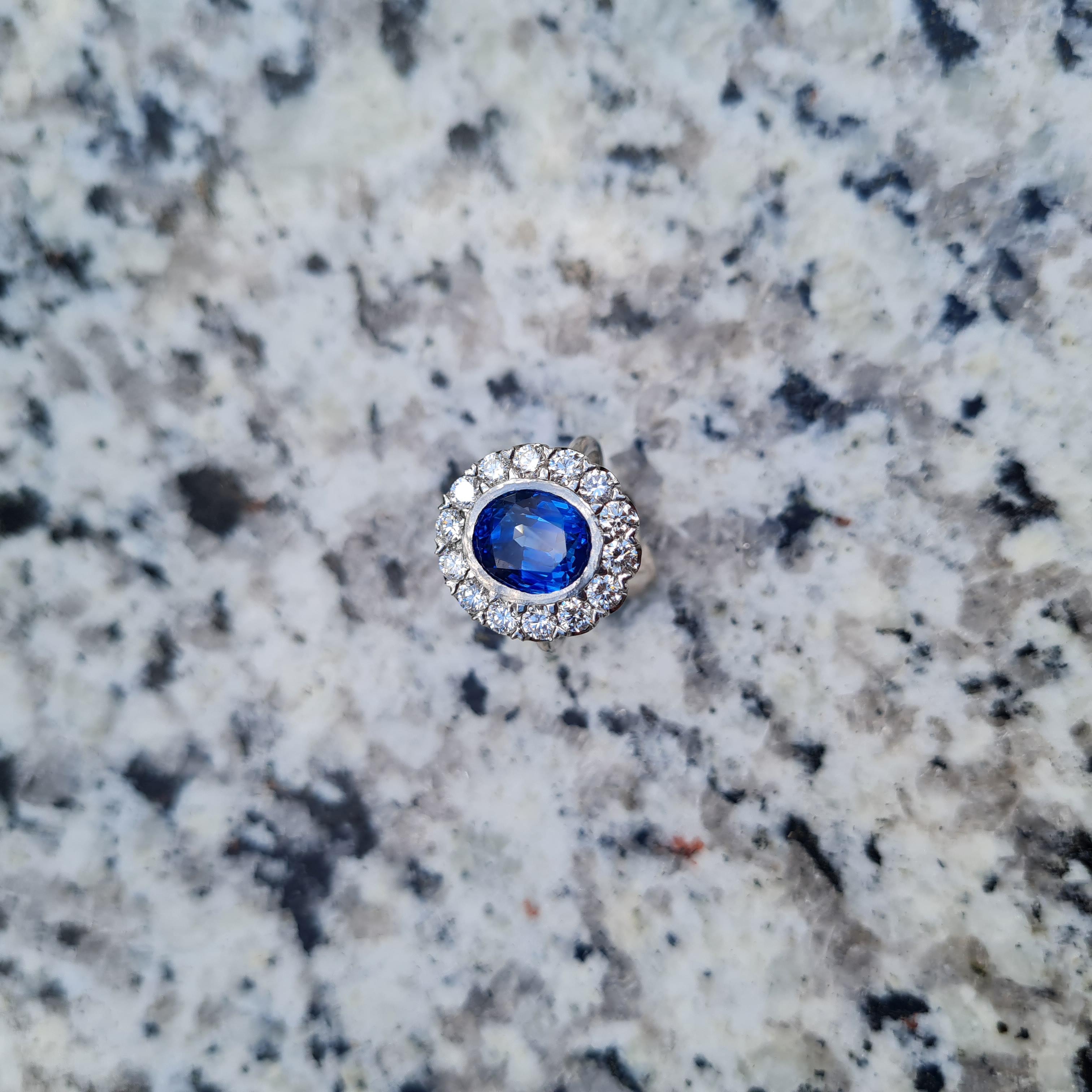 GIA Certified 5.83 CT Sapphire Diamond Platinum Ring  For Sale 4