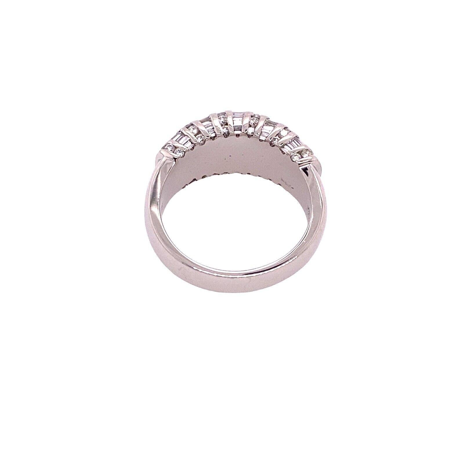 Turban-Ring aus massivem Platin mit Diamanten, besetzt mit 2,56 Karat, F/G VS Reinheit der Diamanten (Baguetteschliff) im Angebot