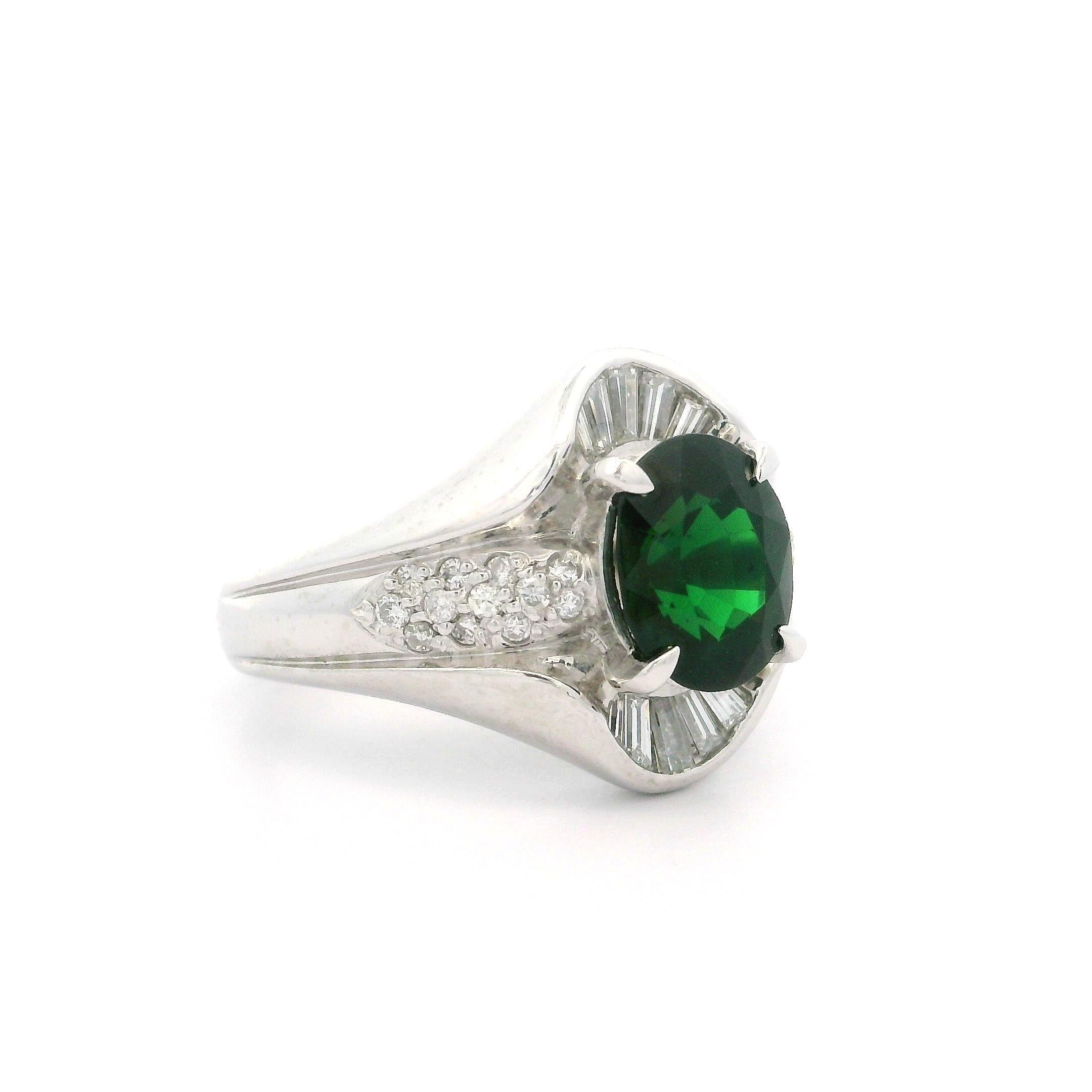 Bague jonc en platine massif certifiée GIA avec tsavorite vert profond et diamant baguette de 2,51 carats en vente 5