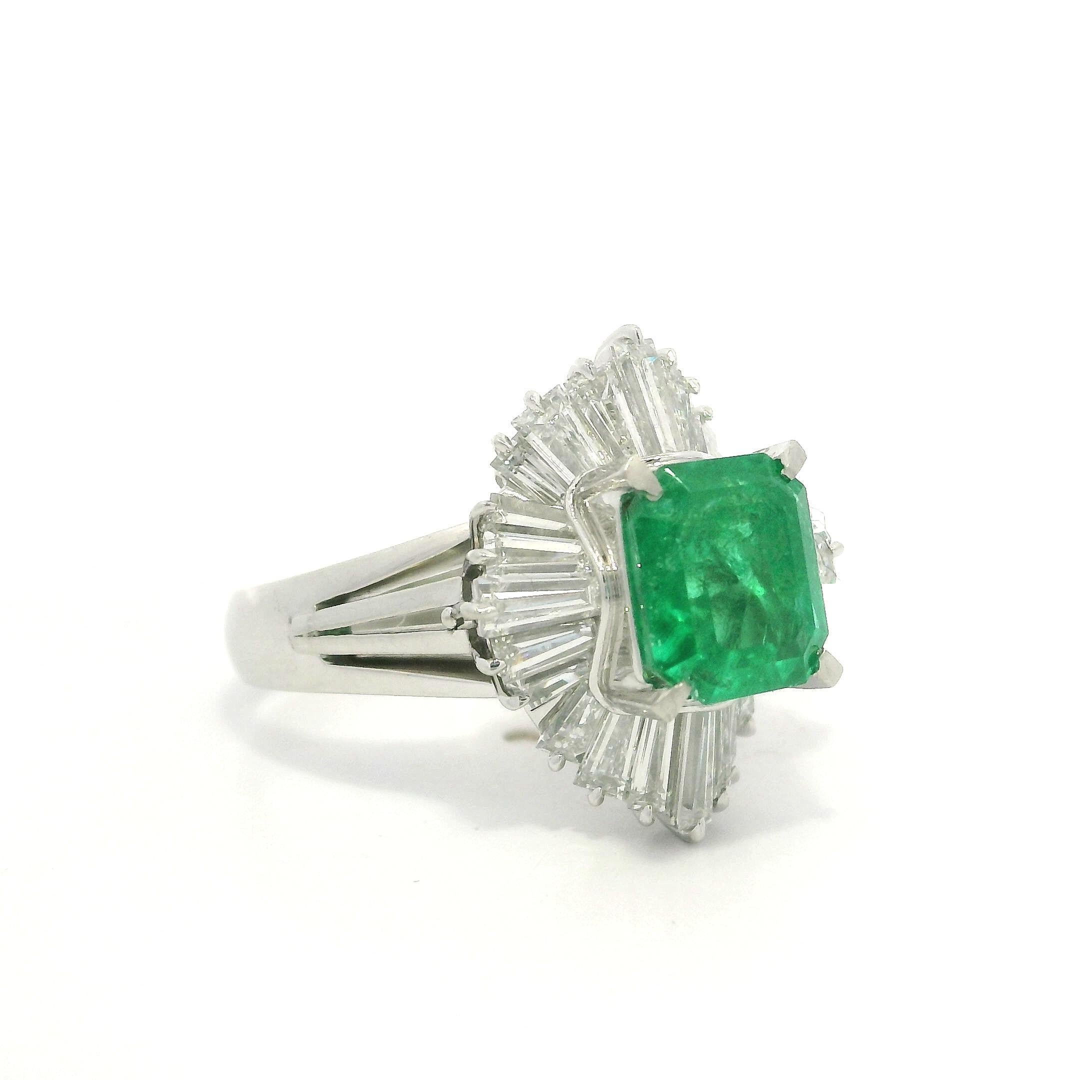 Solid Platinum GIA 3.55ctw Colombian Emerald w/ Diamond Ballerina Cocktail Ring For Sale 5
