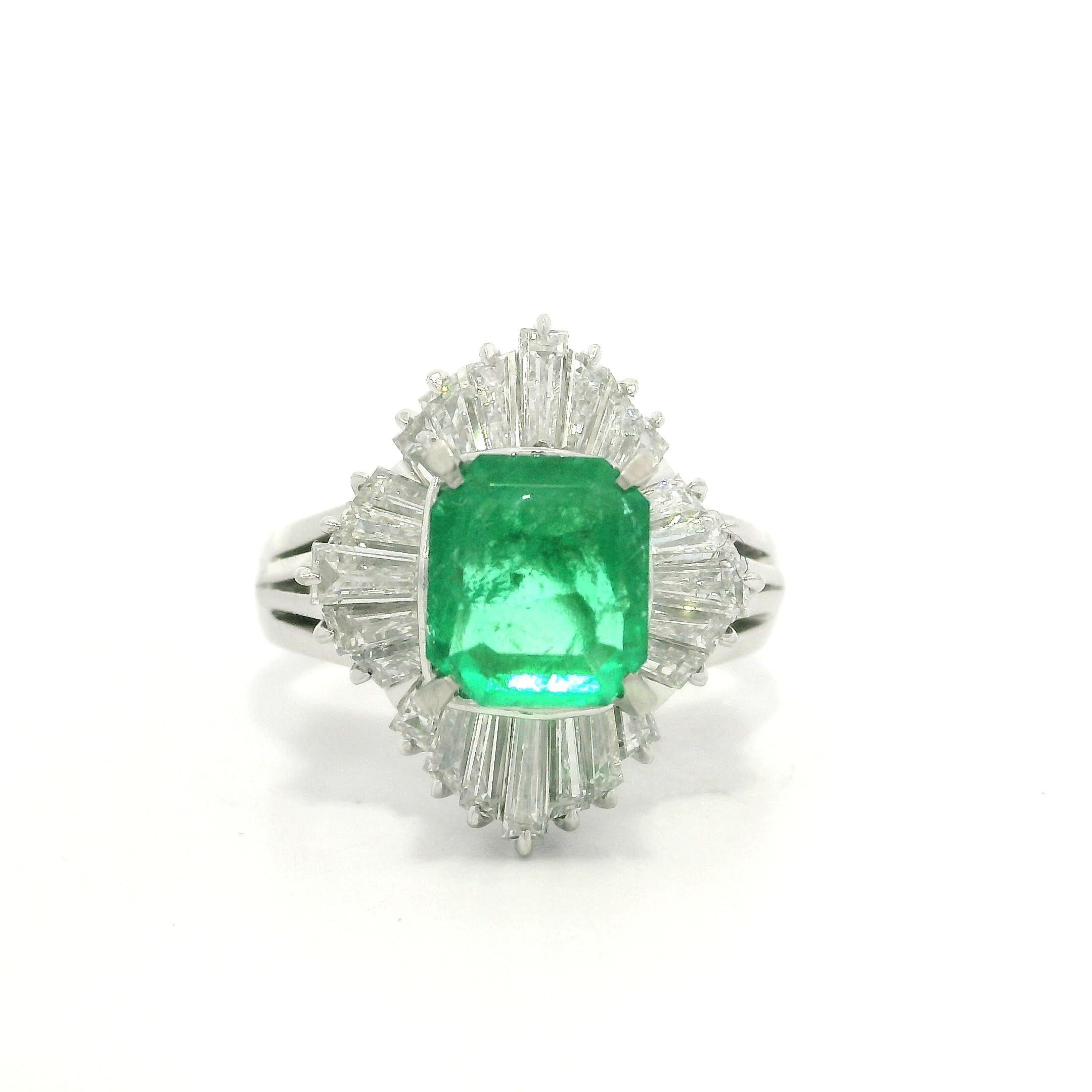 Solid Platinum GIA 3.55ctw Colombian Emerald w/ Diamond Ballerina Cocktail Ring For Sale 1