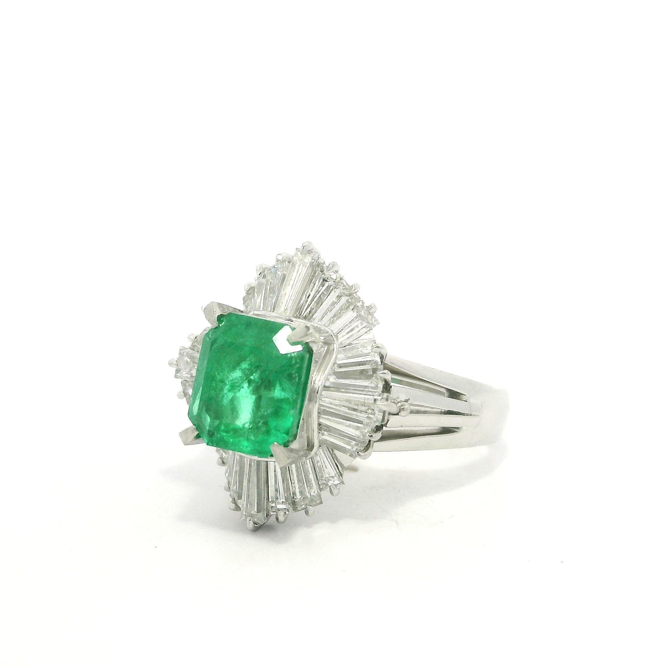 Solid Platinum GIA 3.55ctw Colombian Emerald w/ Diamond Ballerina Cocktail Ring For Sale 2