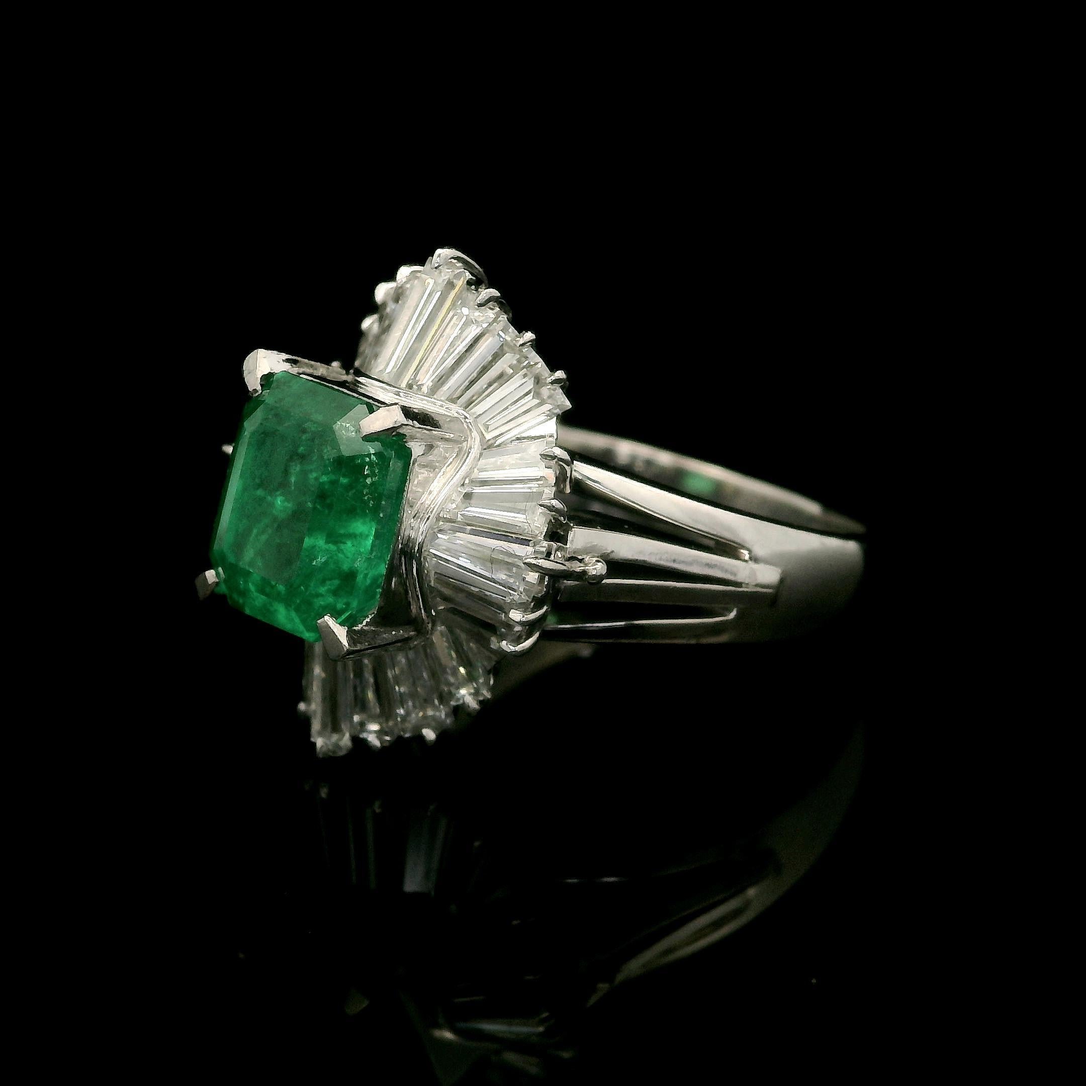 Solid Platinum GIA 3.55ctw Colombian Emerald w/ Diamond Ballerina Cocktail Ring For Sale 3